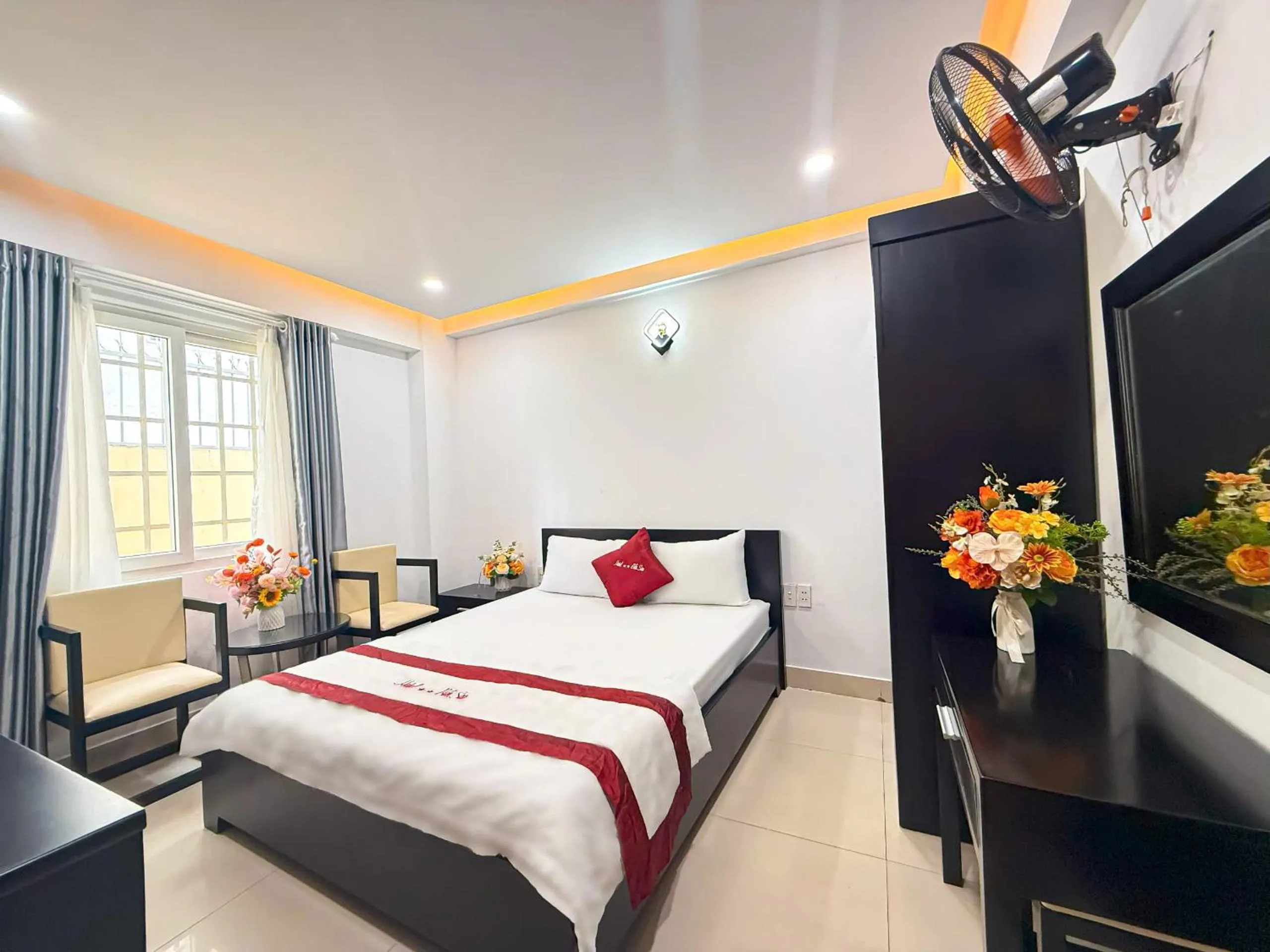 Bed in Bien Sao Hotel Duong Quang Ham