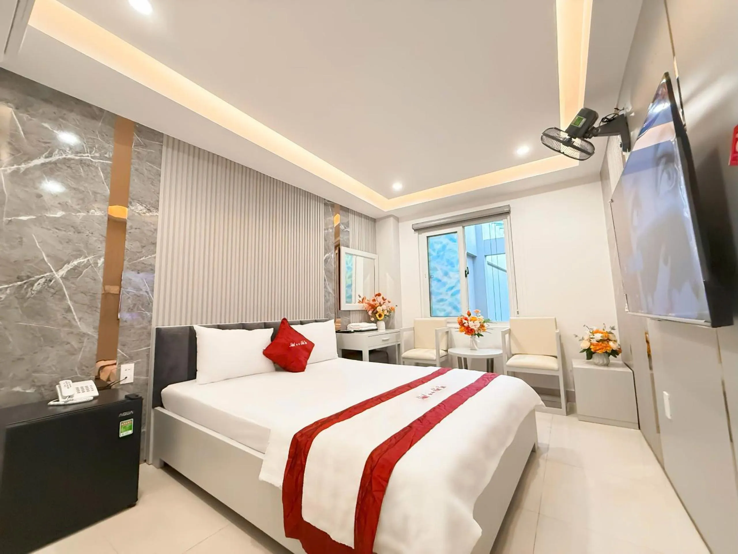 Bed in Bien Sao Hotel Duong Quang Ham