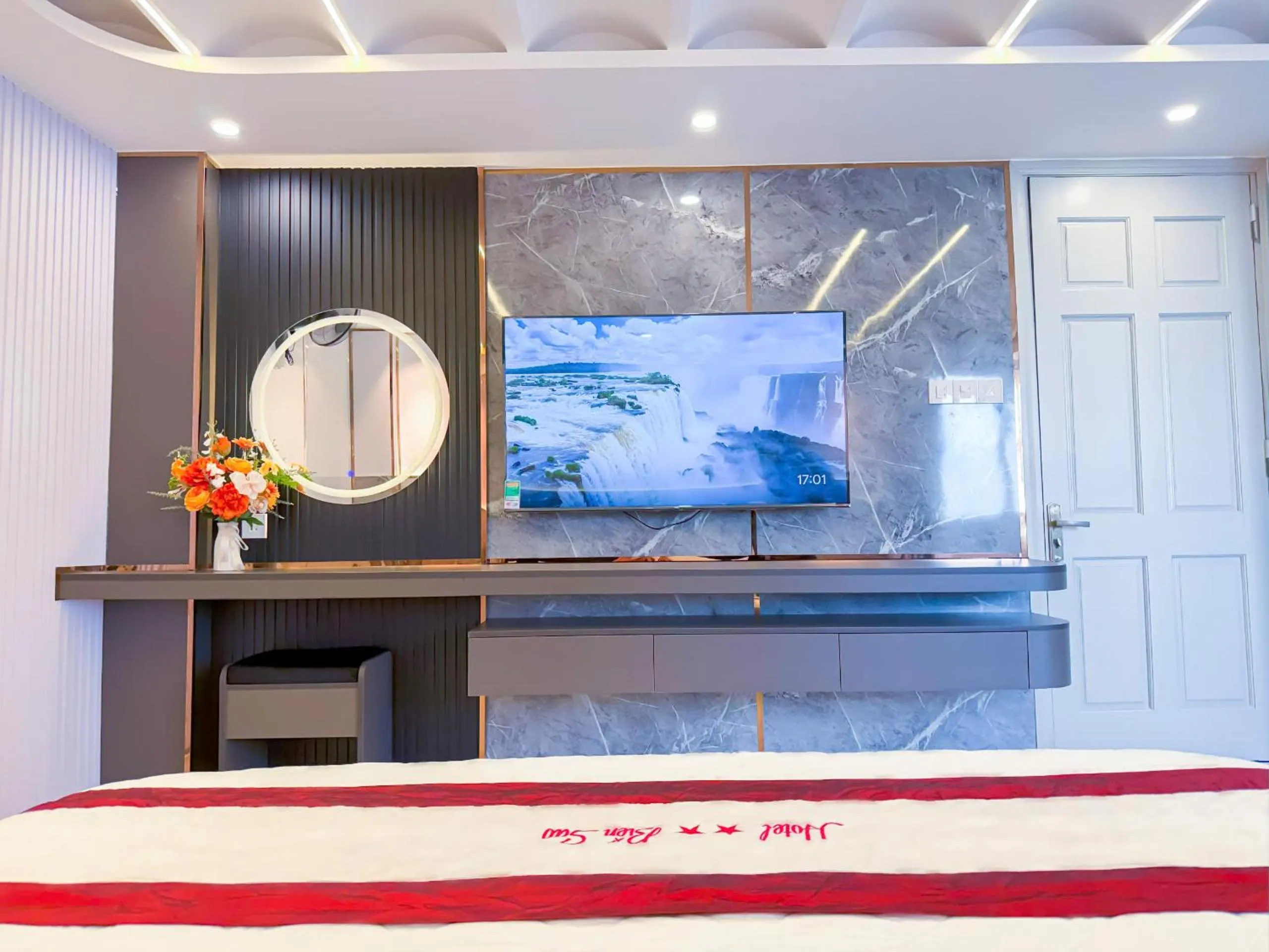 Bedroom, Bed in Bien Sao Hotel Duong Quang Ham