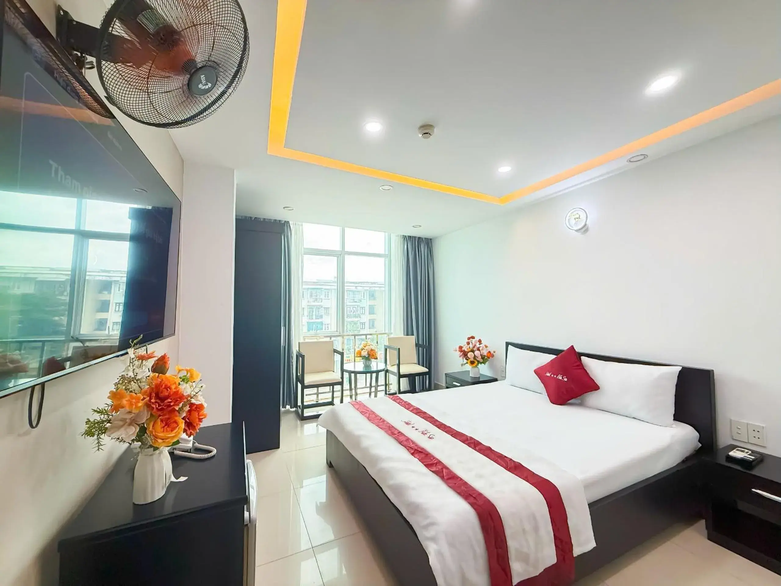 Superior Double Room in Bien Sao Hotel Duong Quang Ham Superior Double Room in Bien Sao Hotel Duong Quang Ham