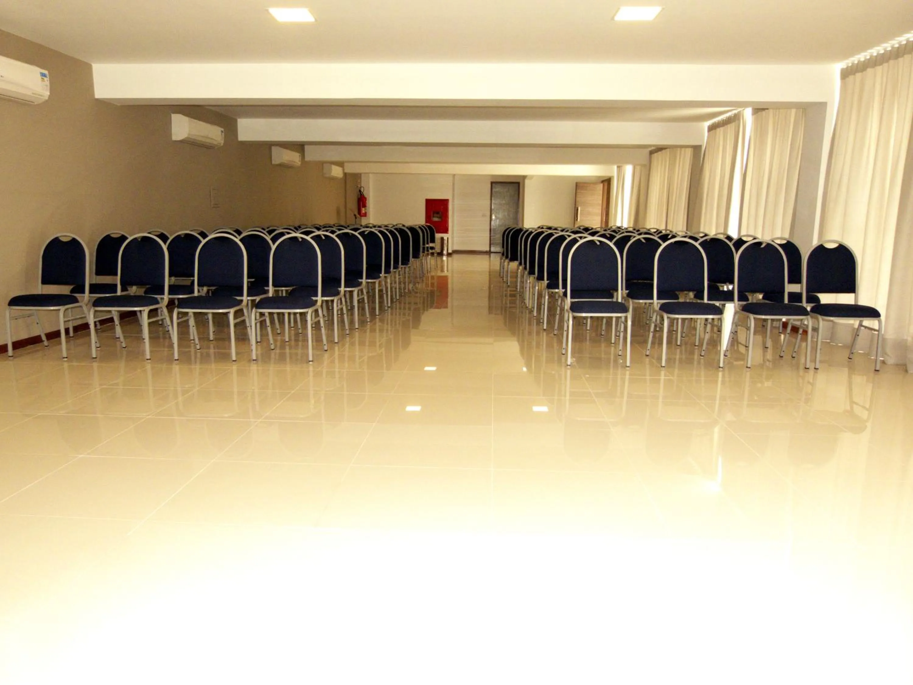 Meeting/conference room in Hotel Atlântico