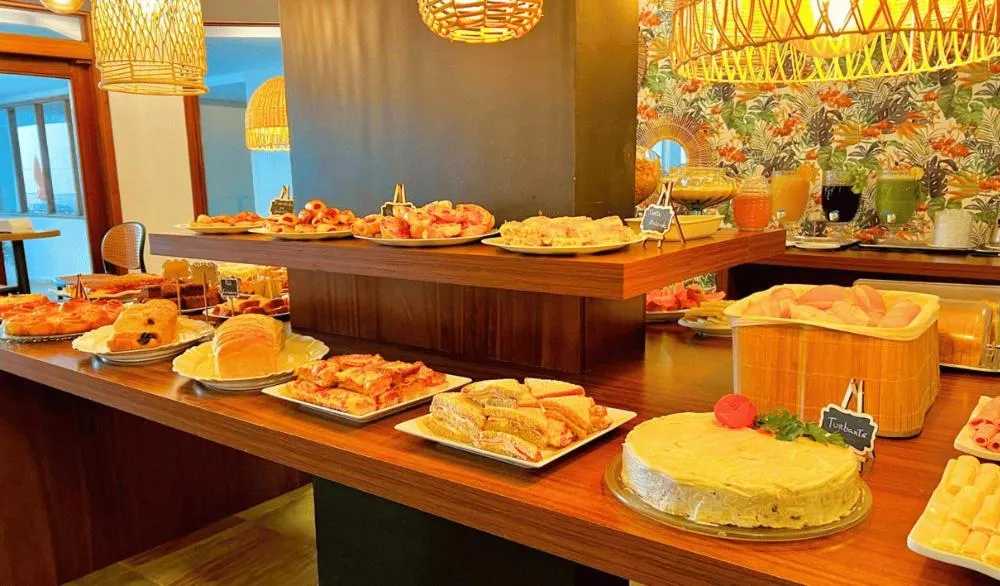 Breakfast in Hotel Atlântico