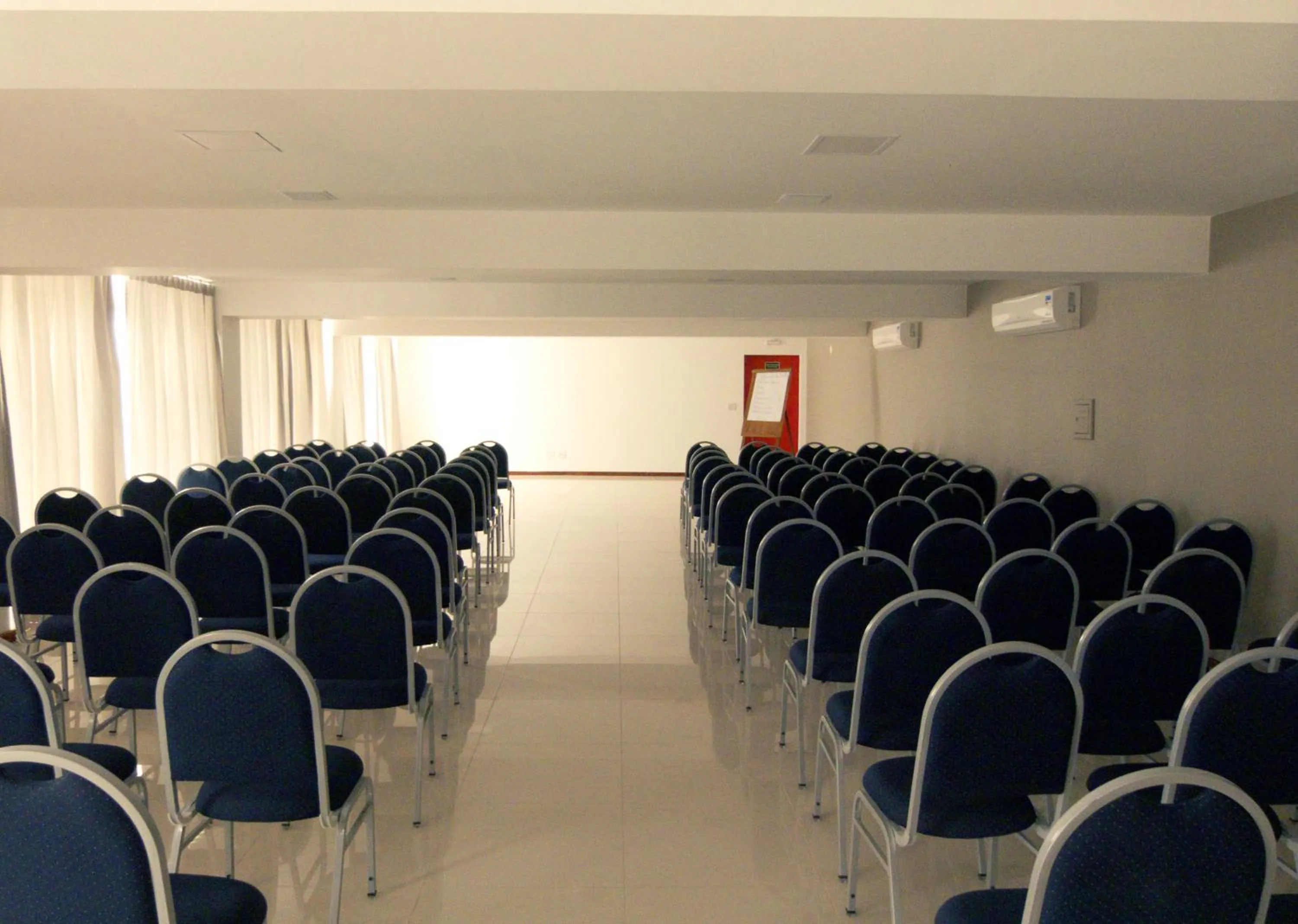 Meeting/conference room in Hotel Atlântico
