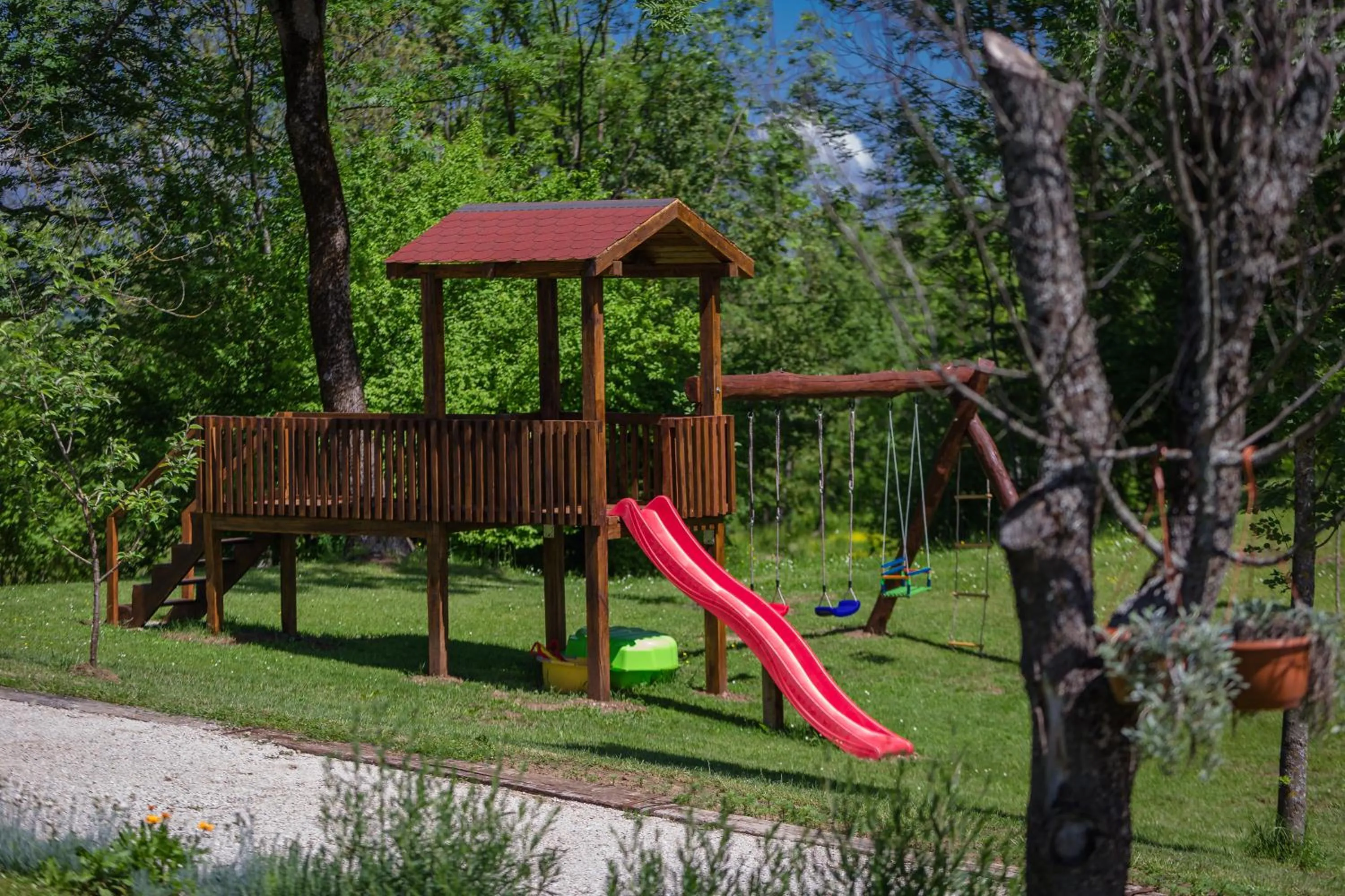 Area and facilities in House Marijana