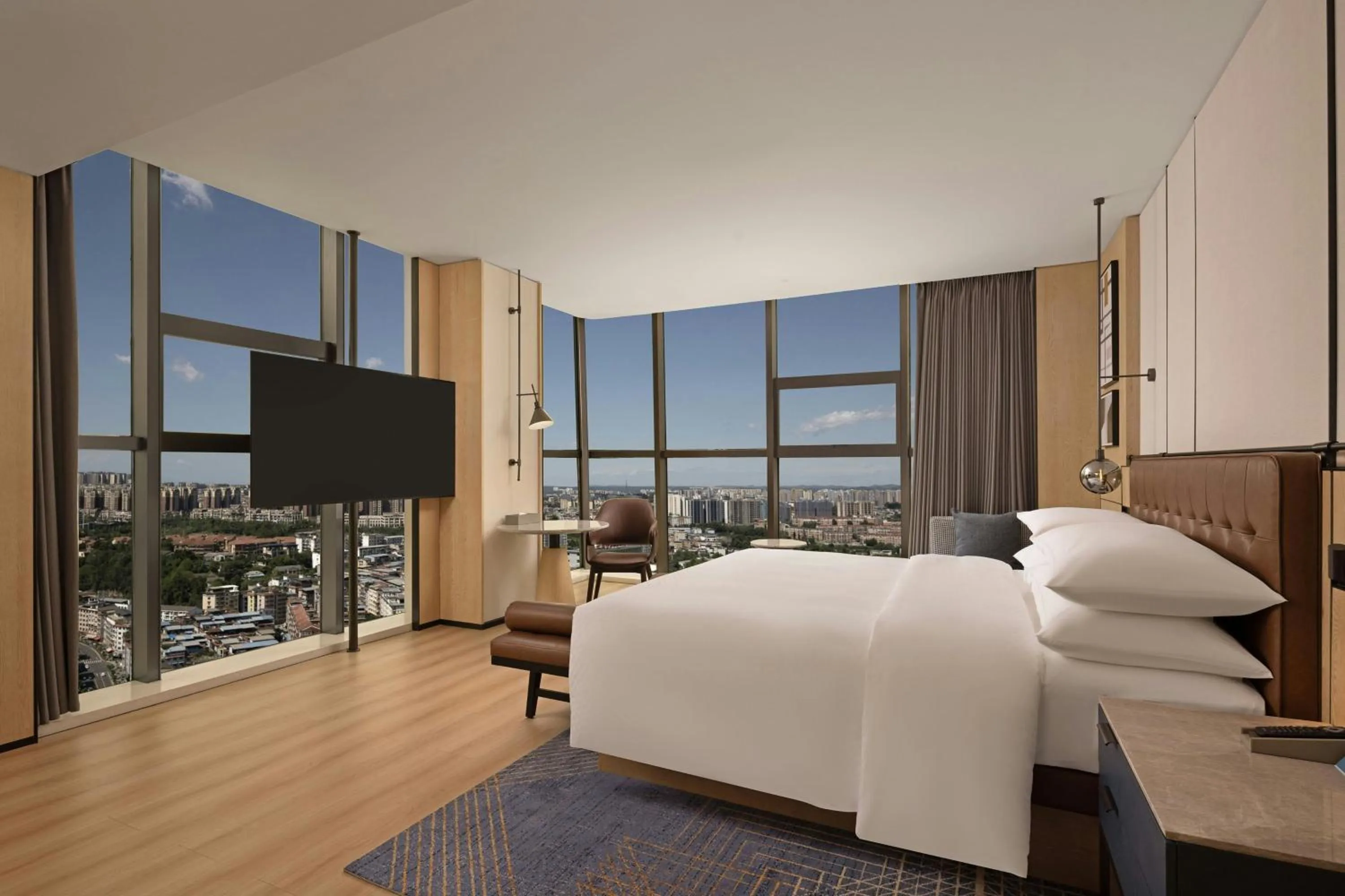 Photo of the whole room, Bed in Four Points by Sheraton Mianyang