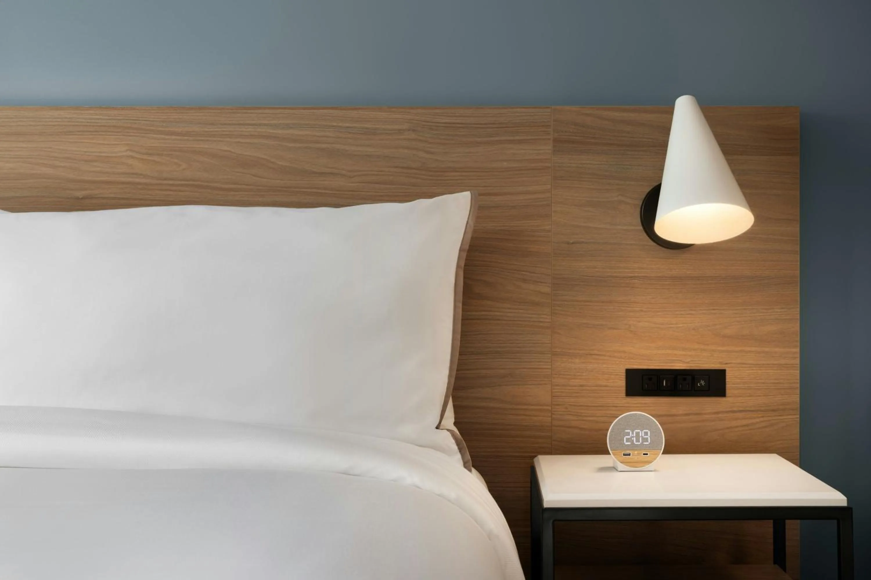 Photo of the whole room, Bed in Element Seattle Downtown