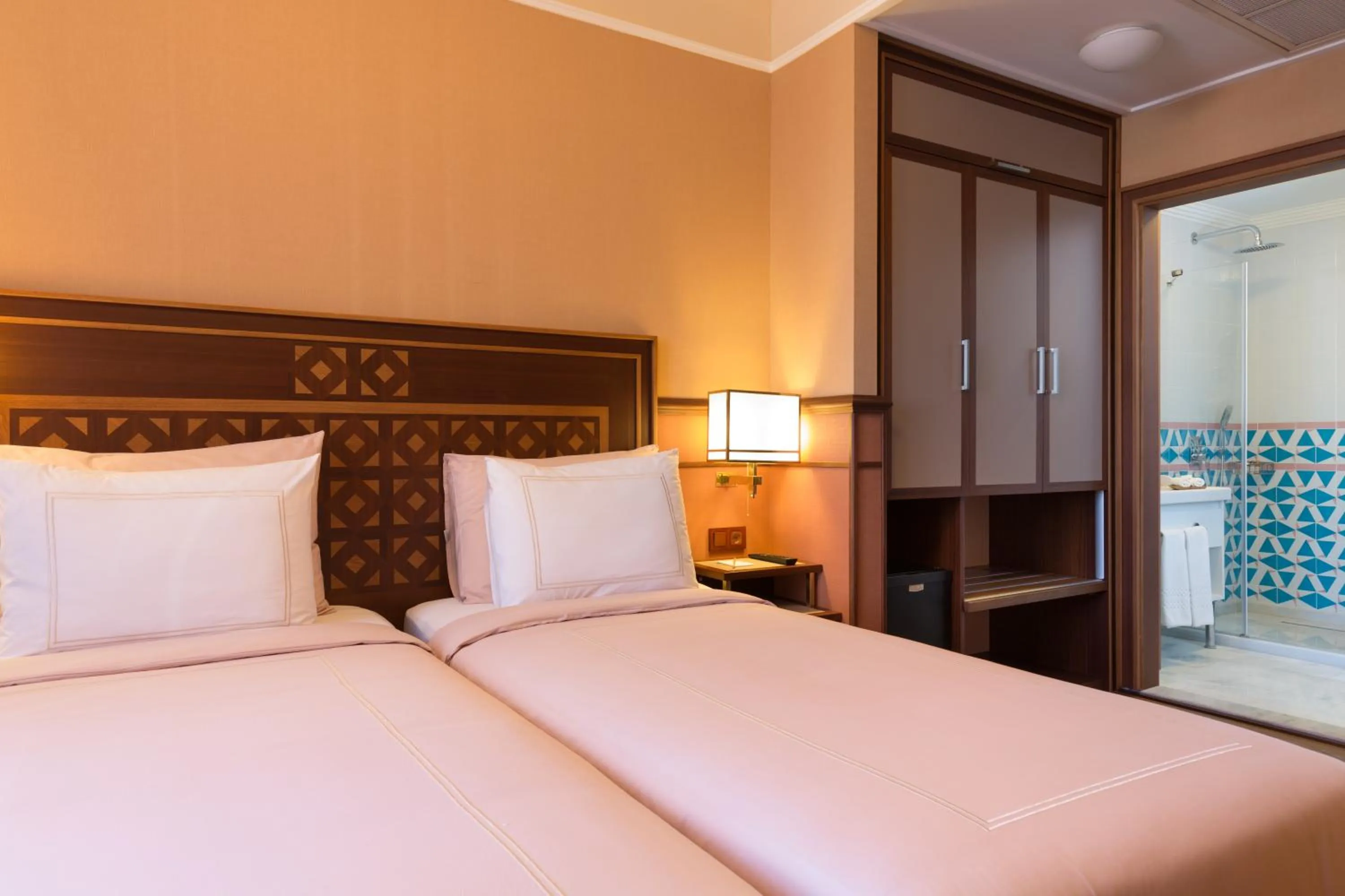 Photo of the whole room, Bed in Lalahan Hotel