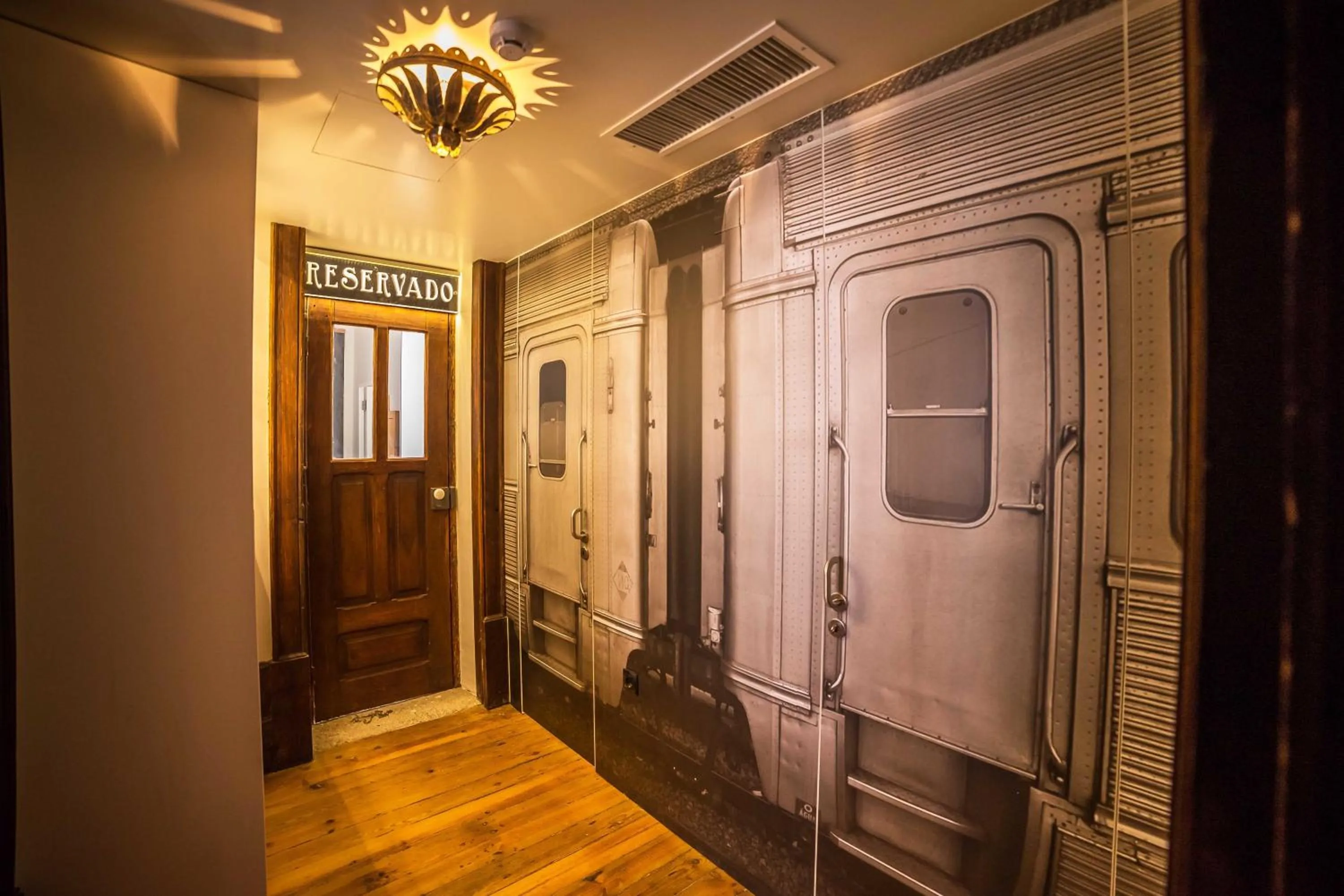 Decorative detail in Casa com Historia