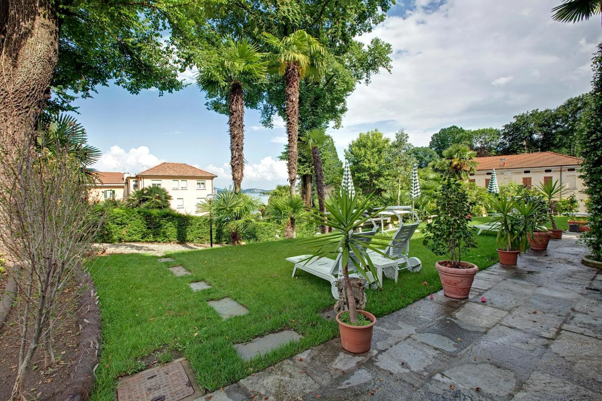 Facade/entrance in Hotel Beau Rivage