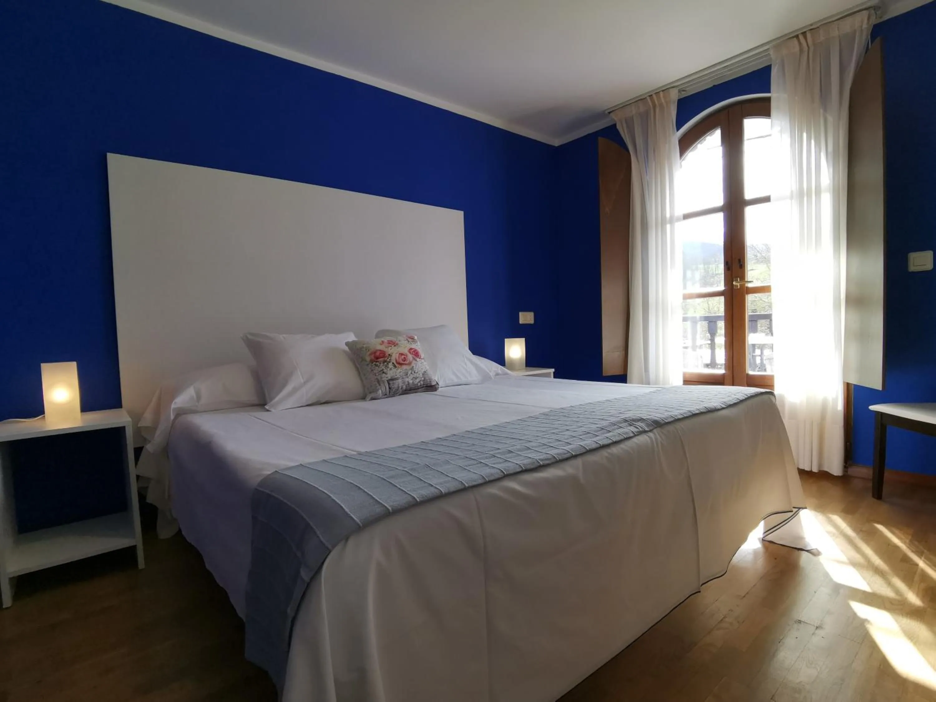 Bedroom in Hotel El Trasgu