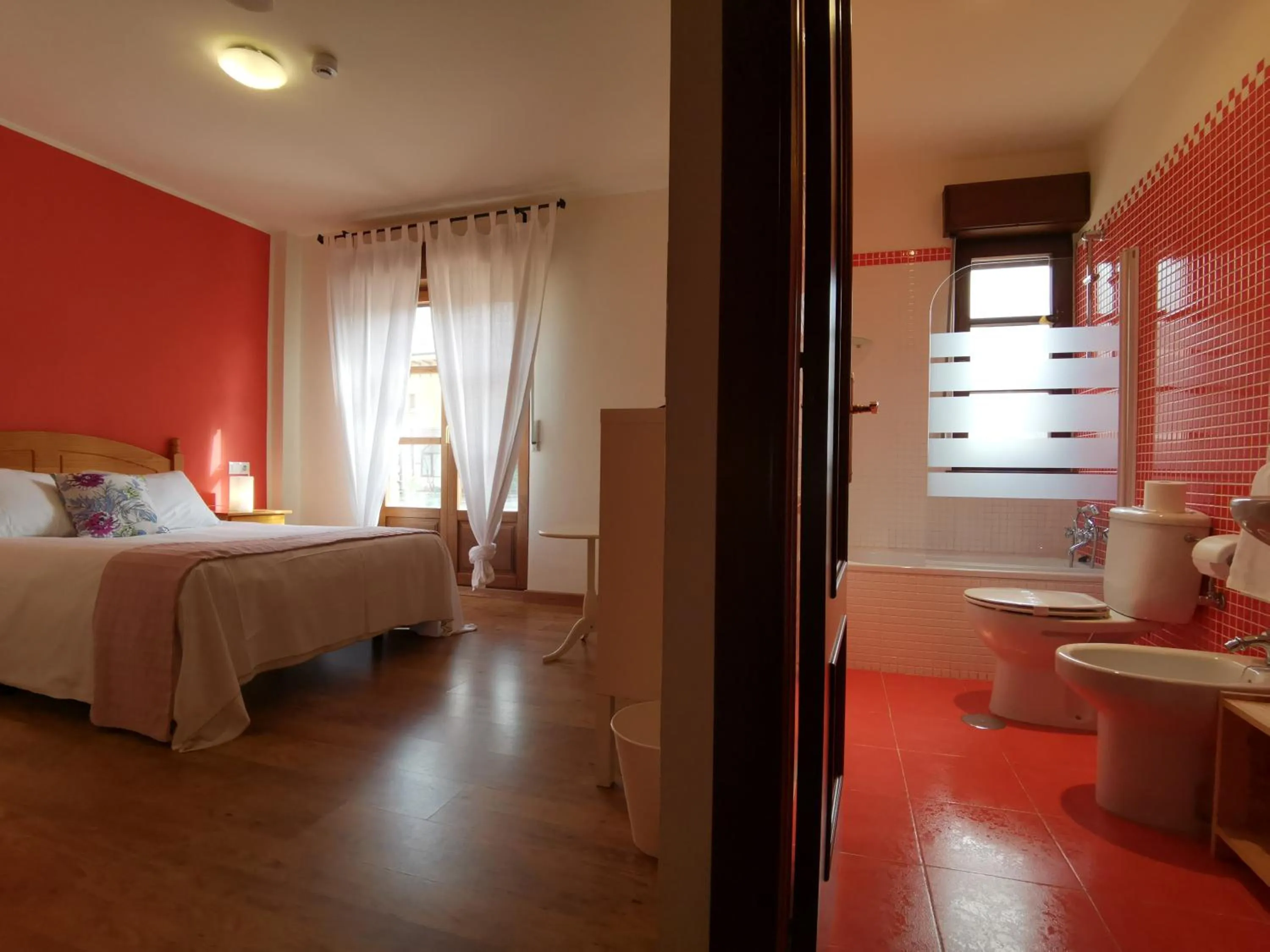 Bedroom in Hotel El Trasgu