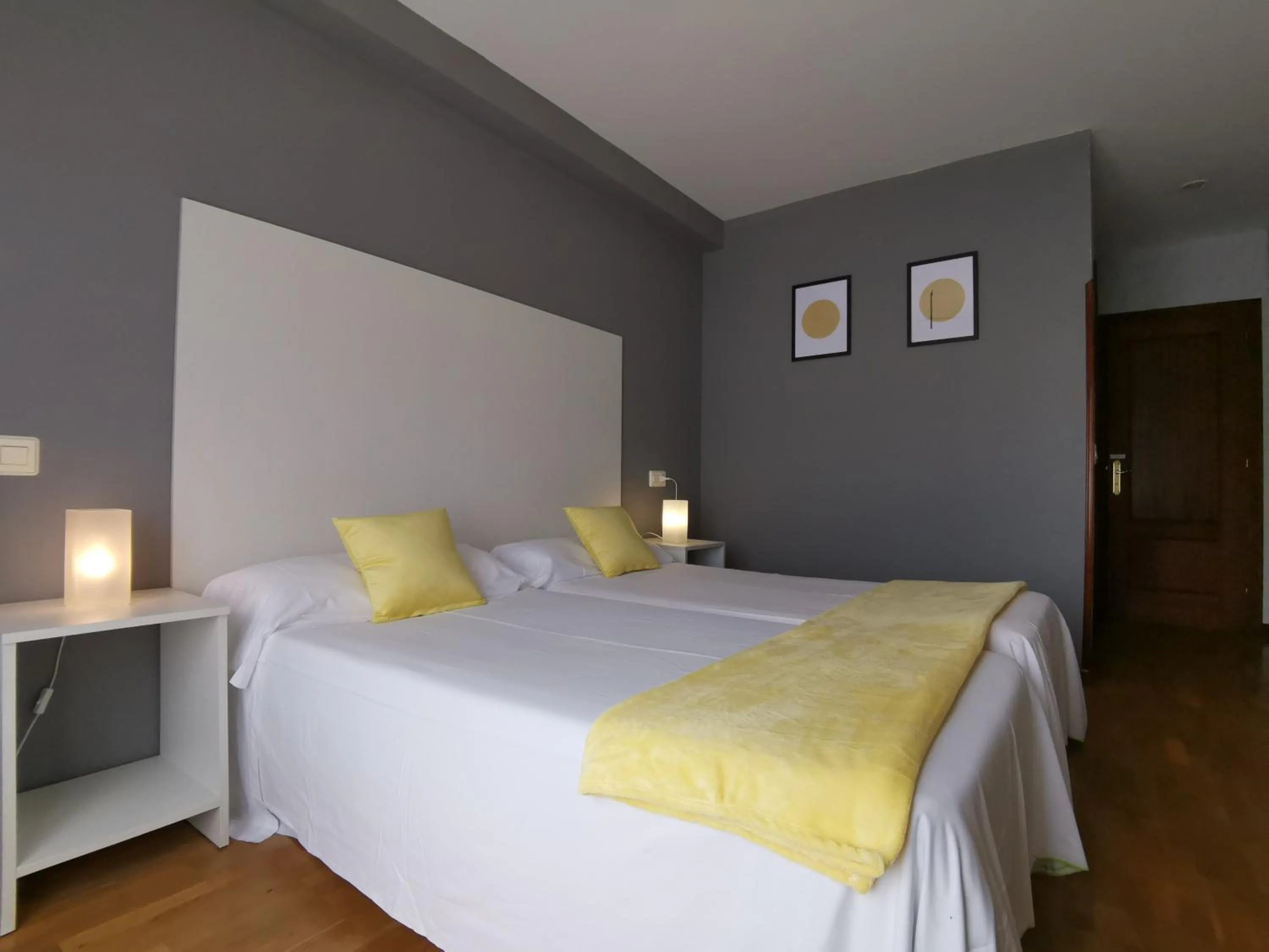 Bedroom in Hotel El Trasgu