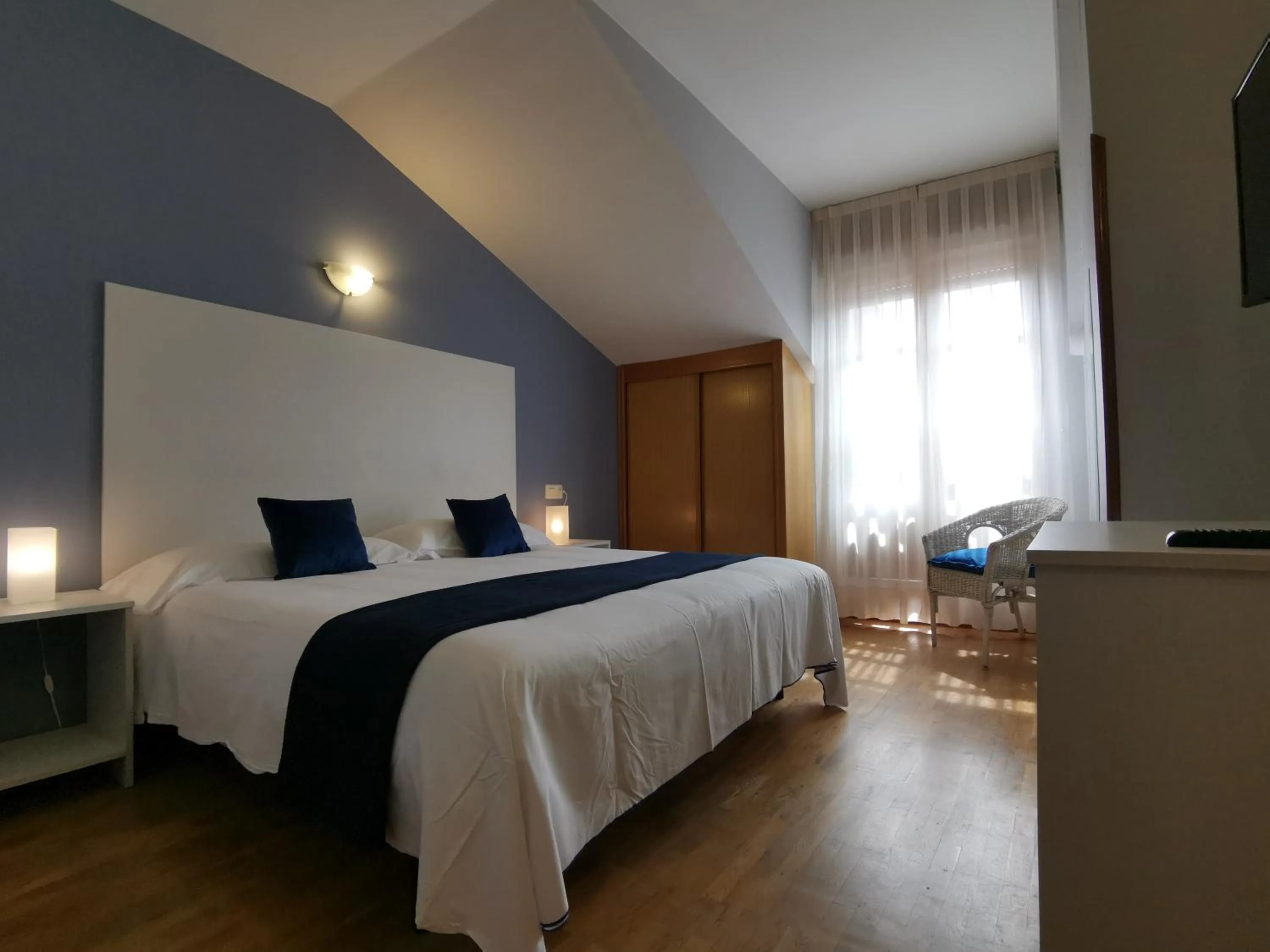 Bedroom in Hotel El Trasgu