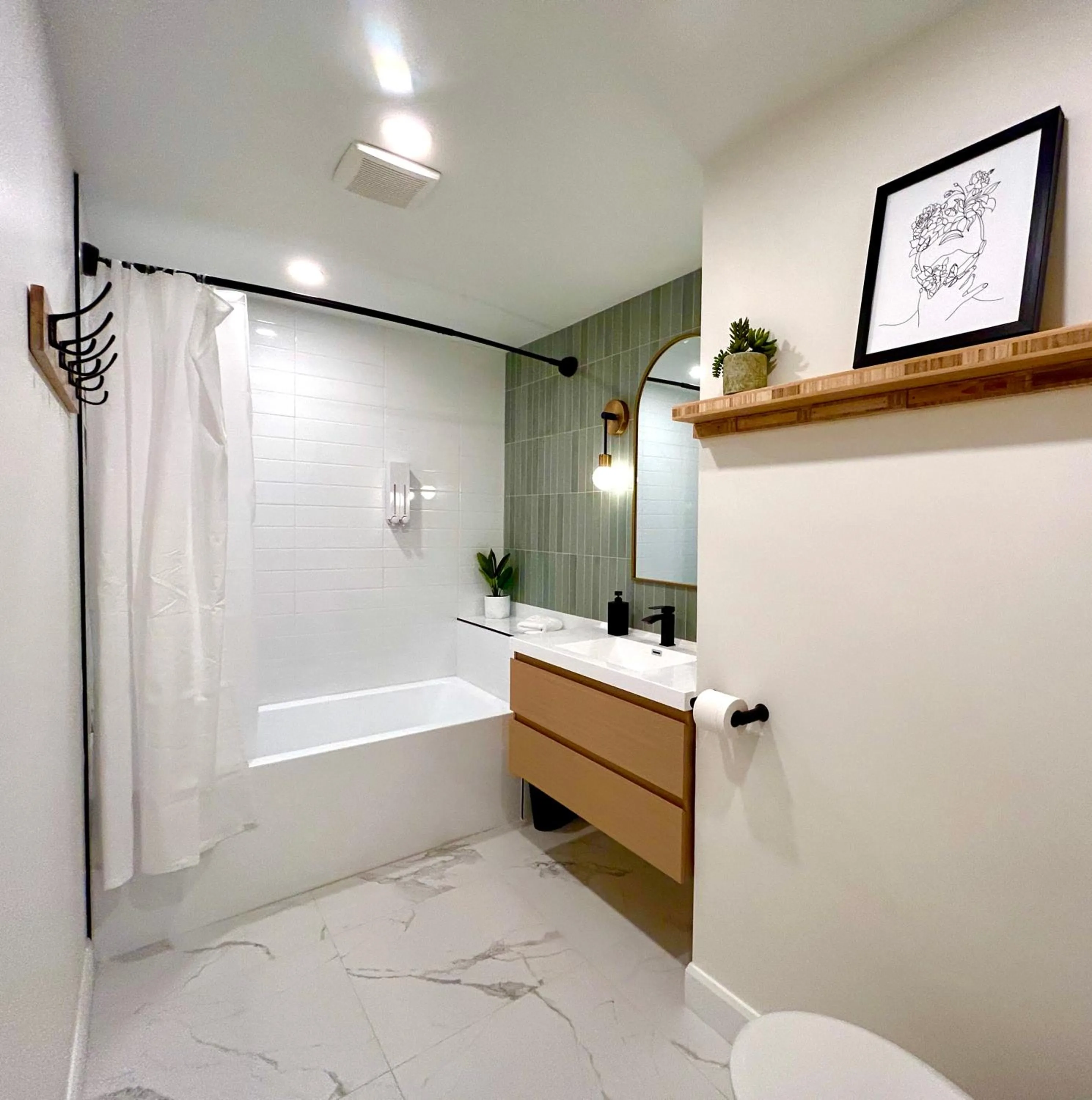 Shower in MTLVacationRentals - The City Chalet