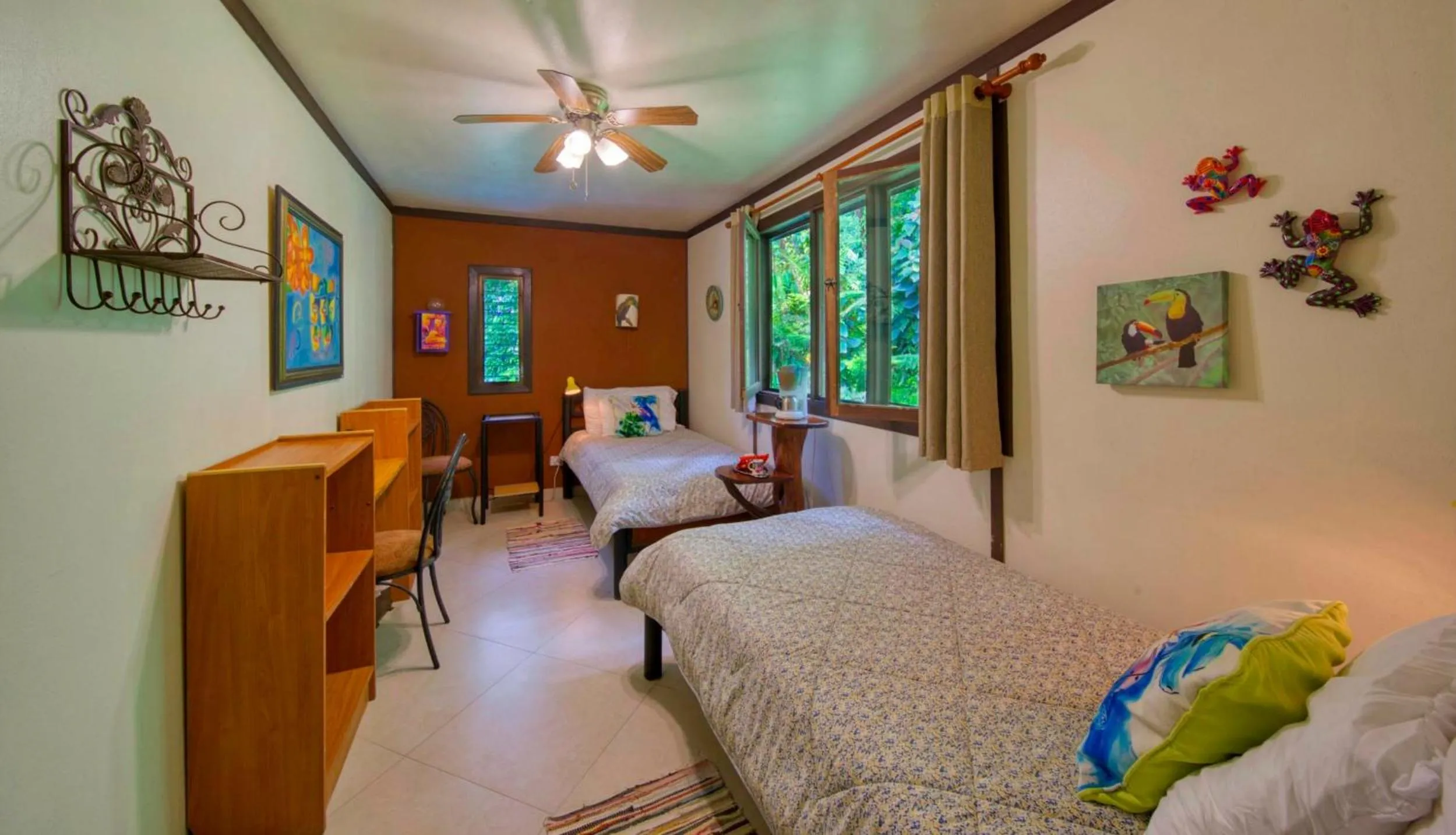 Twin Room with Bathroom in Lucky Bug Bed And Breakfast