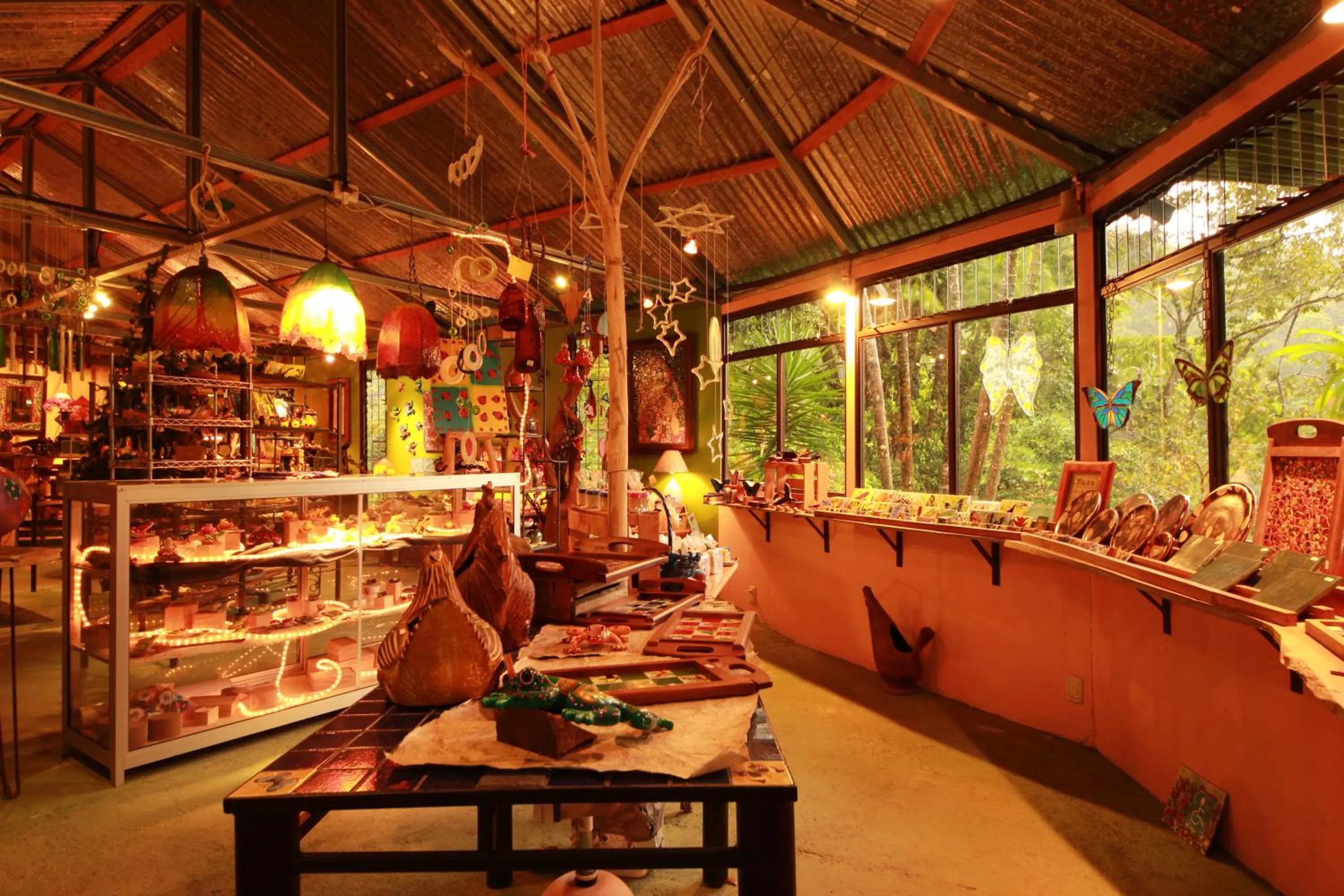 Restaurant/places to eat in Lucky Bug Bed And Breakfast