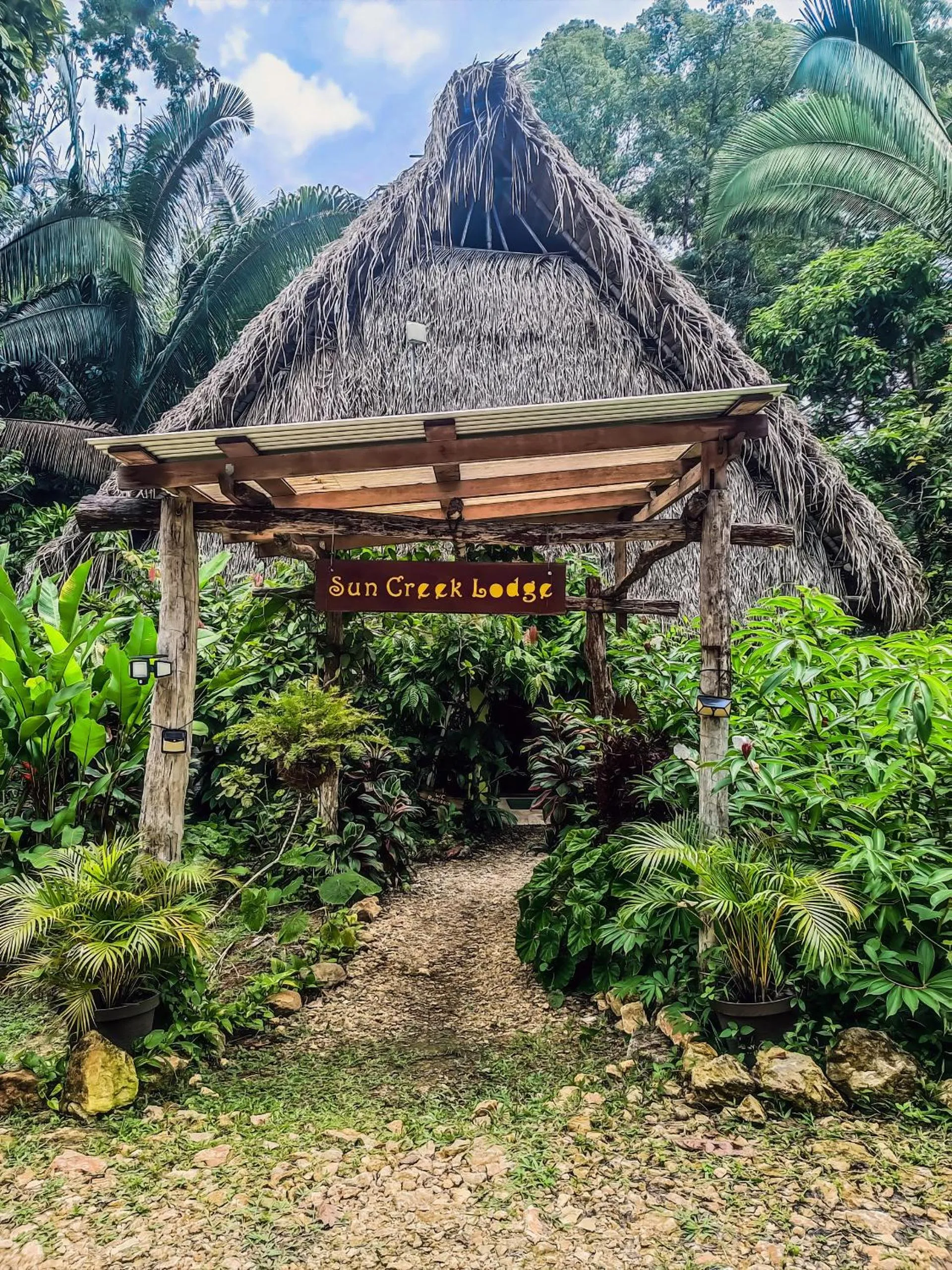 Property building in Sun Creek Lodge