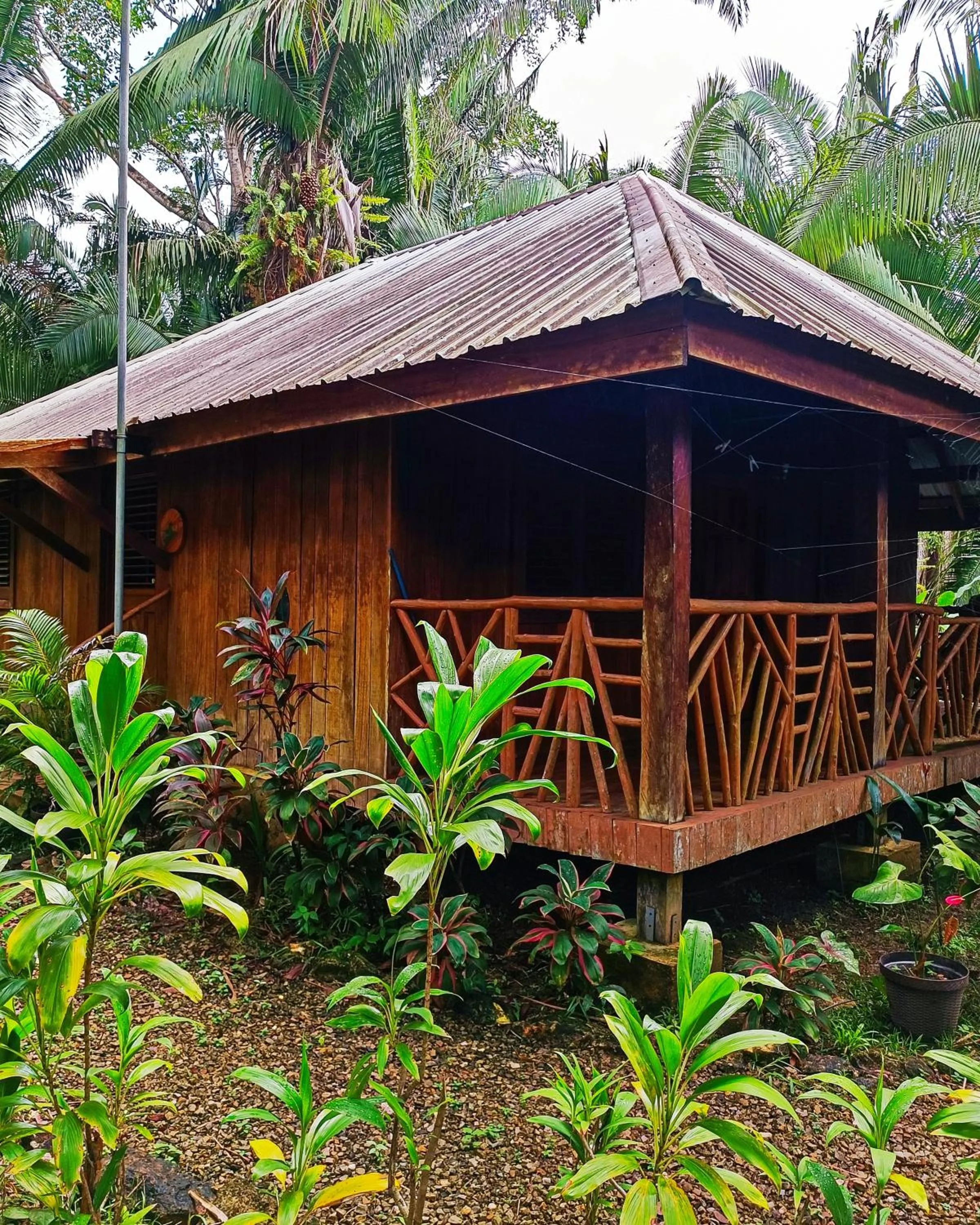 Property building in Sun Creek Lodge