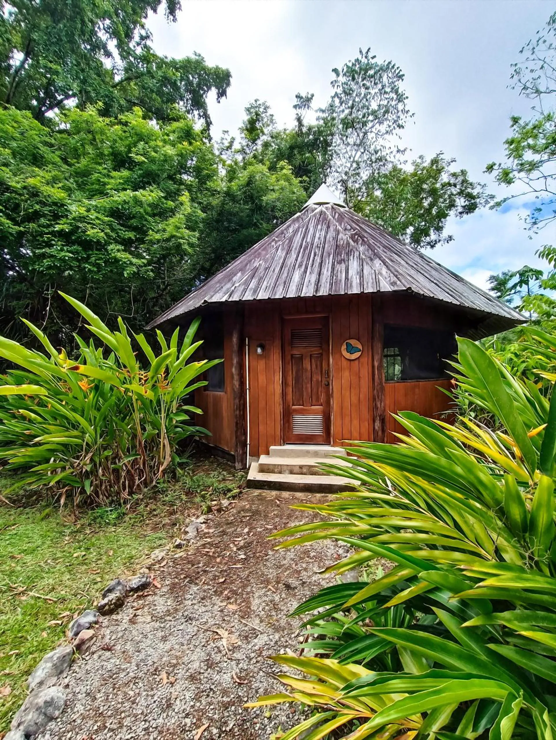 Property building in Sun Creek Lodge
