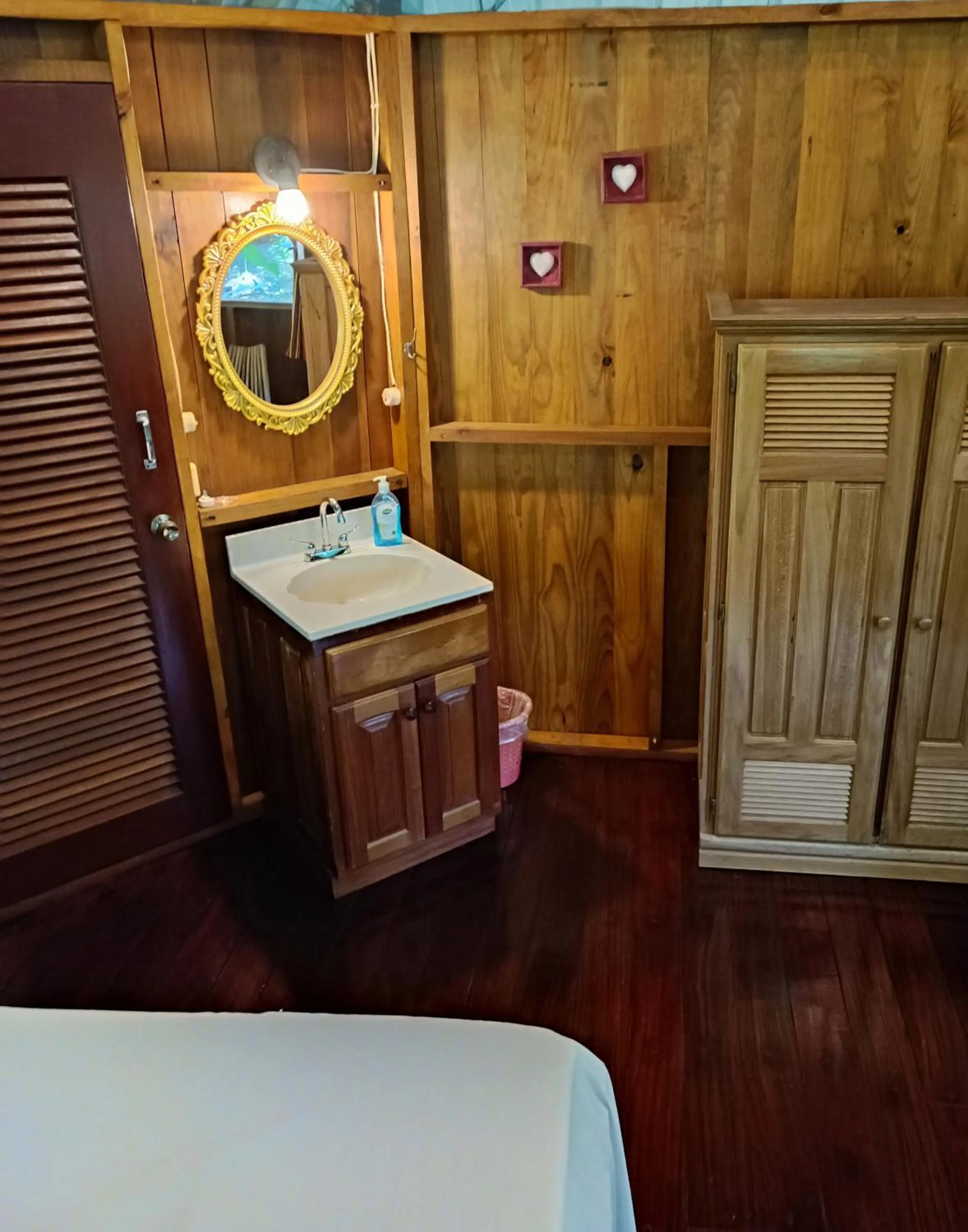 Property building in Sun Creek Lodge