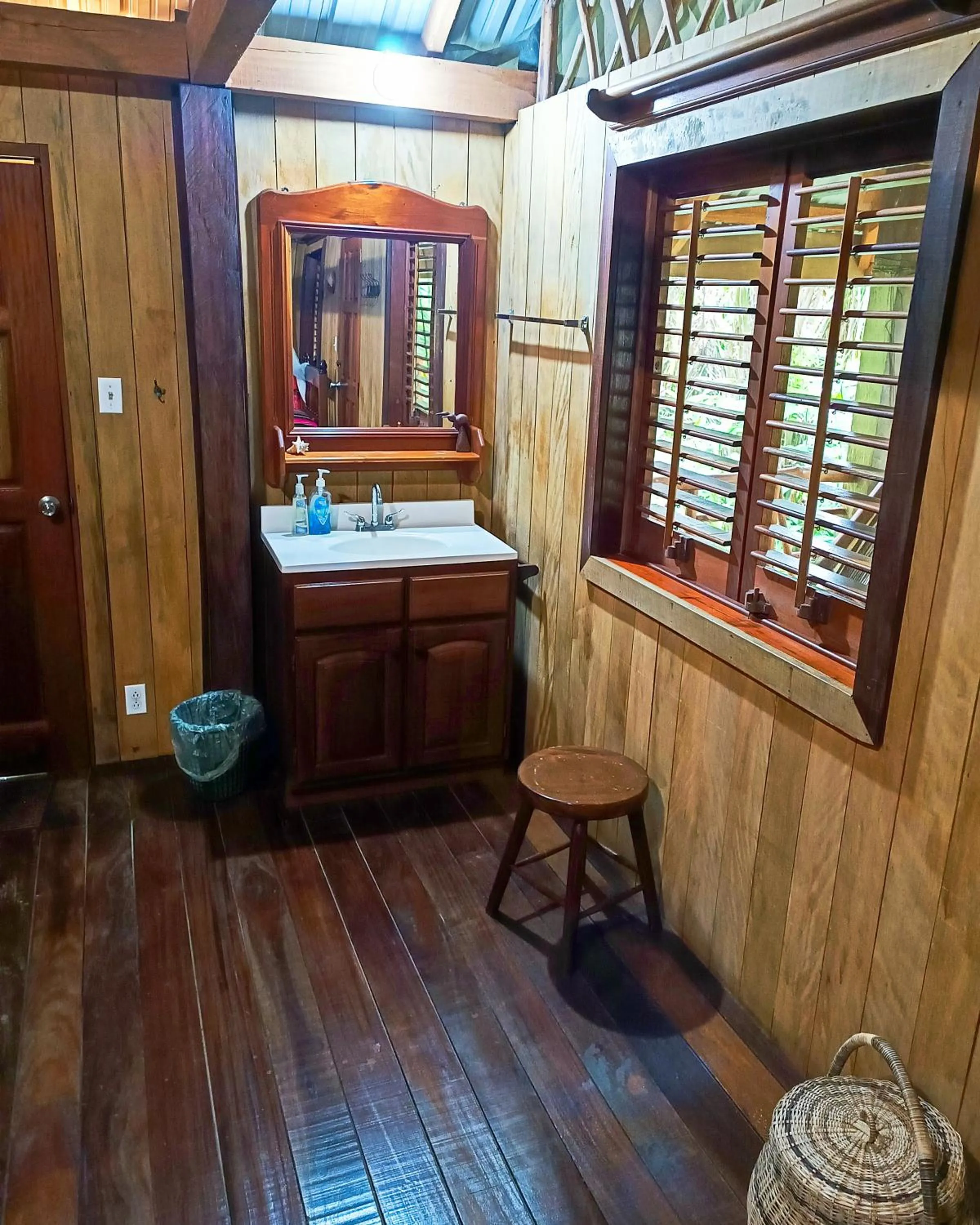 Bathroom in Sun Creek Lodge
