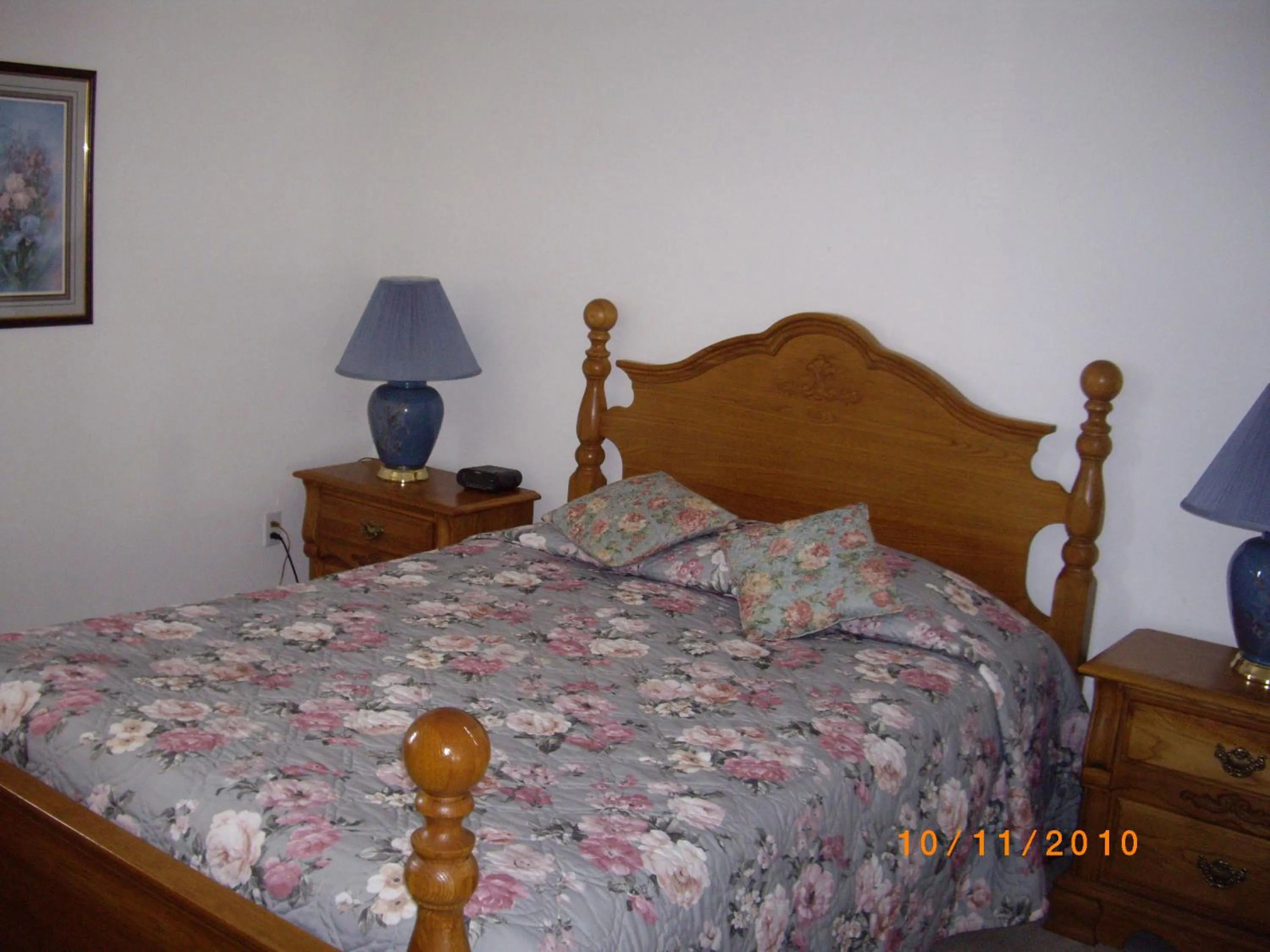 Bedroom, Bed in Lakeview Motel & Apartments