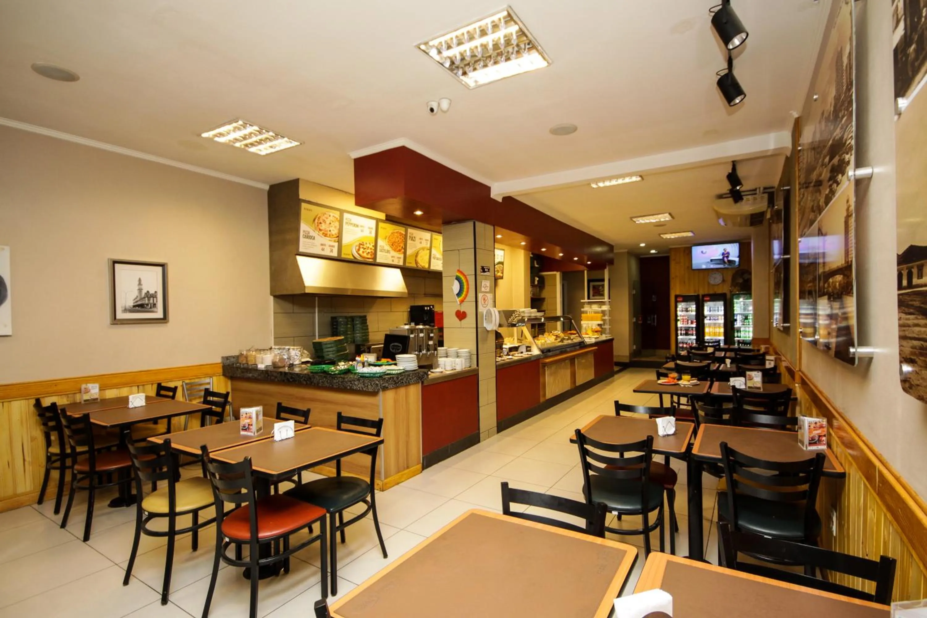 Restaurant/places to eat in Hotel Itamarati Centro-República