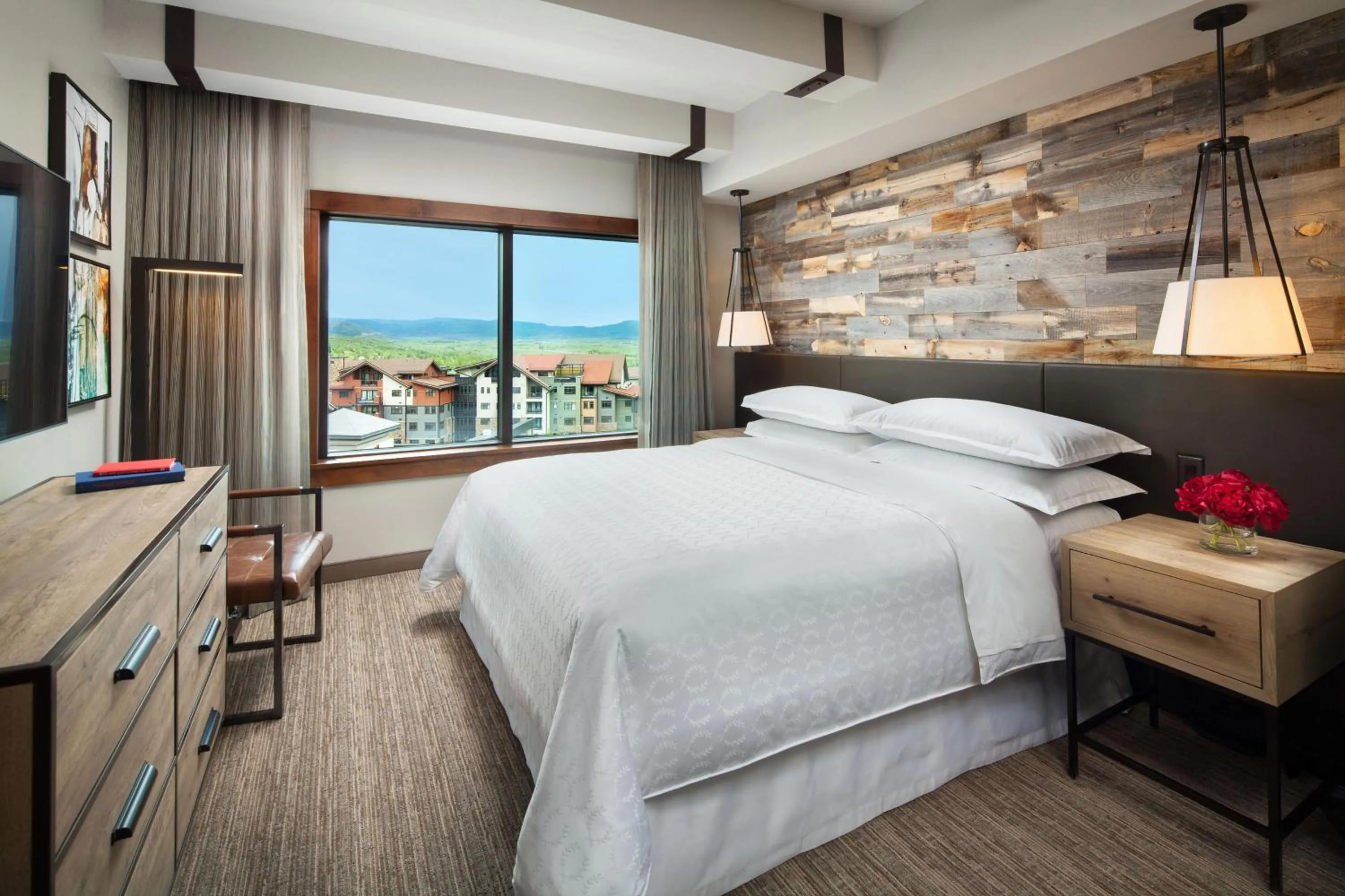 Bedroom, Bed in Sheraton Steamboat Resort Villas