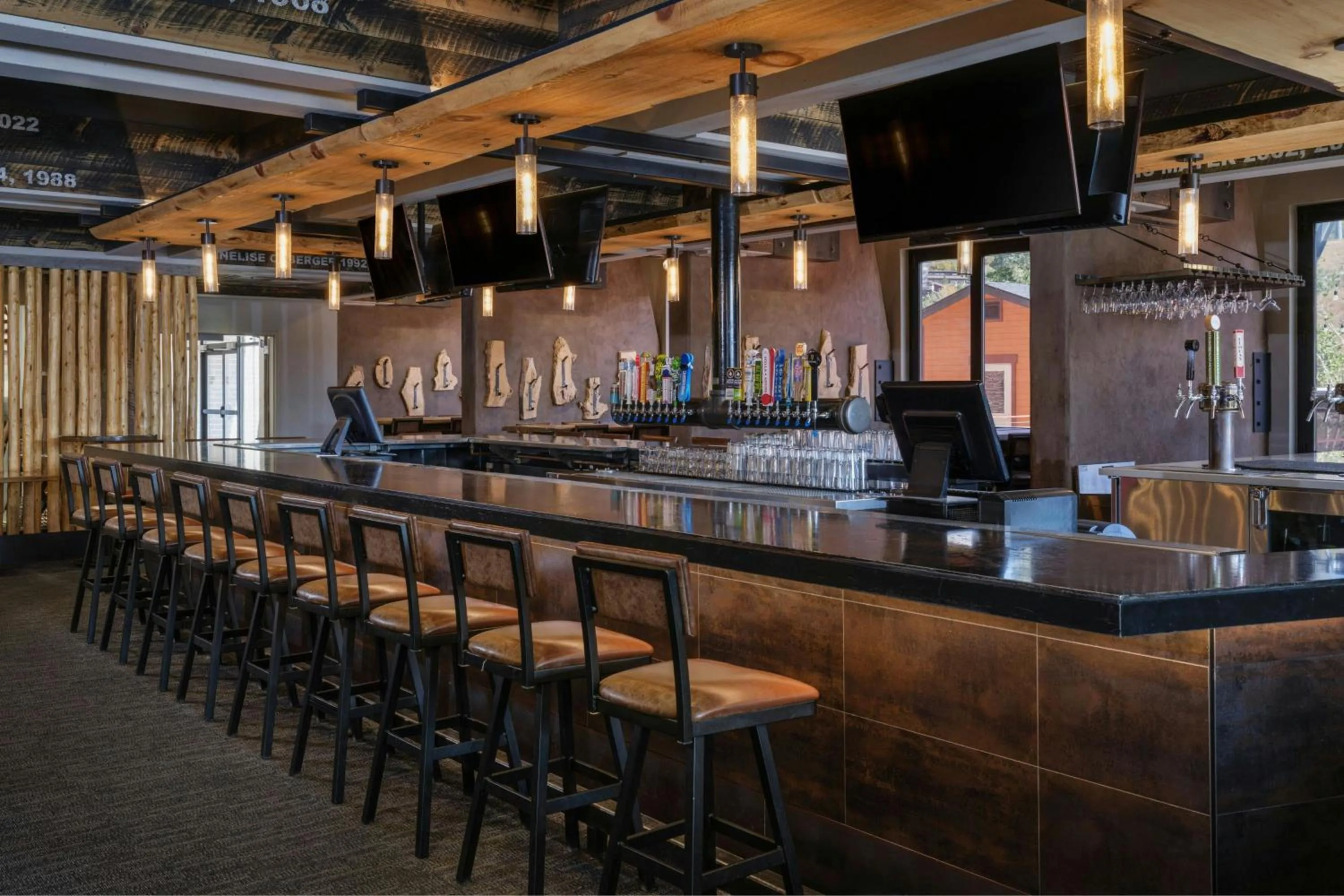 Lounge or bar in Sheraton Steamboat Resort Villas