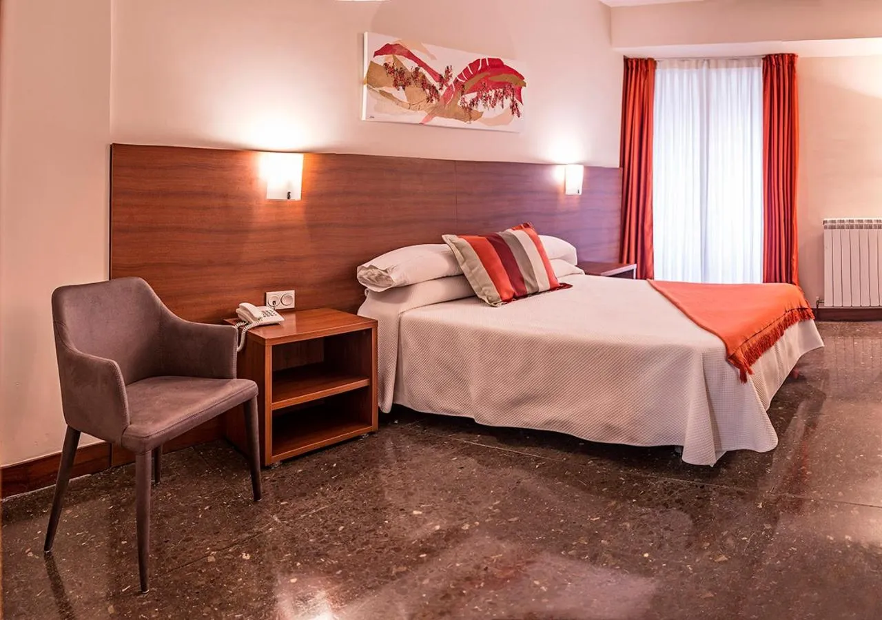 Bed in Hotel Txartel