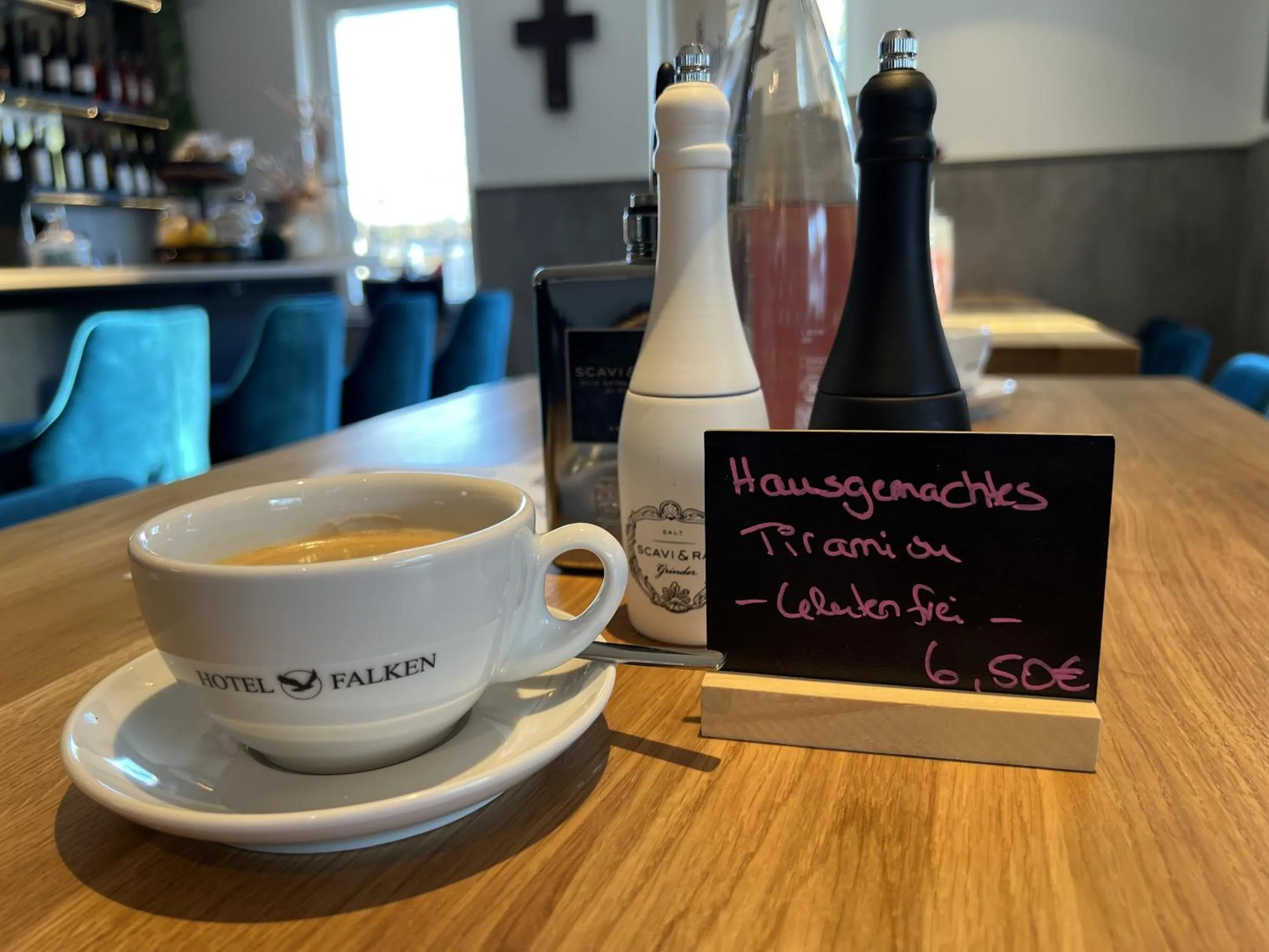 Dining area in Hotel Falken