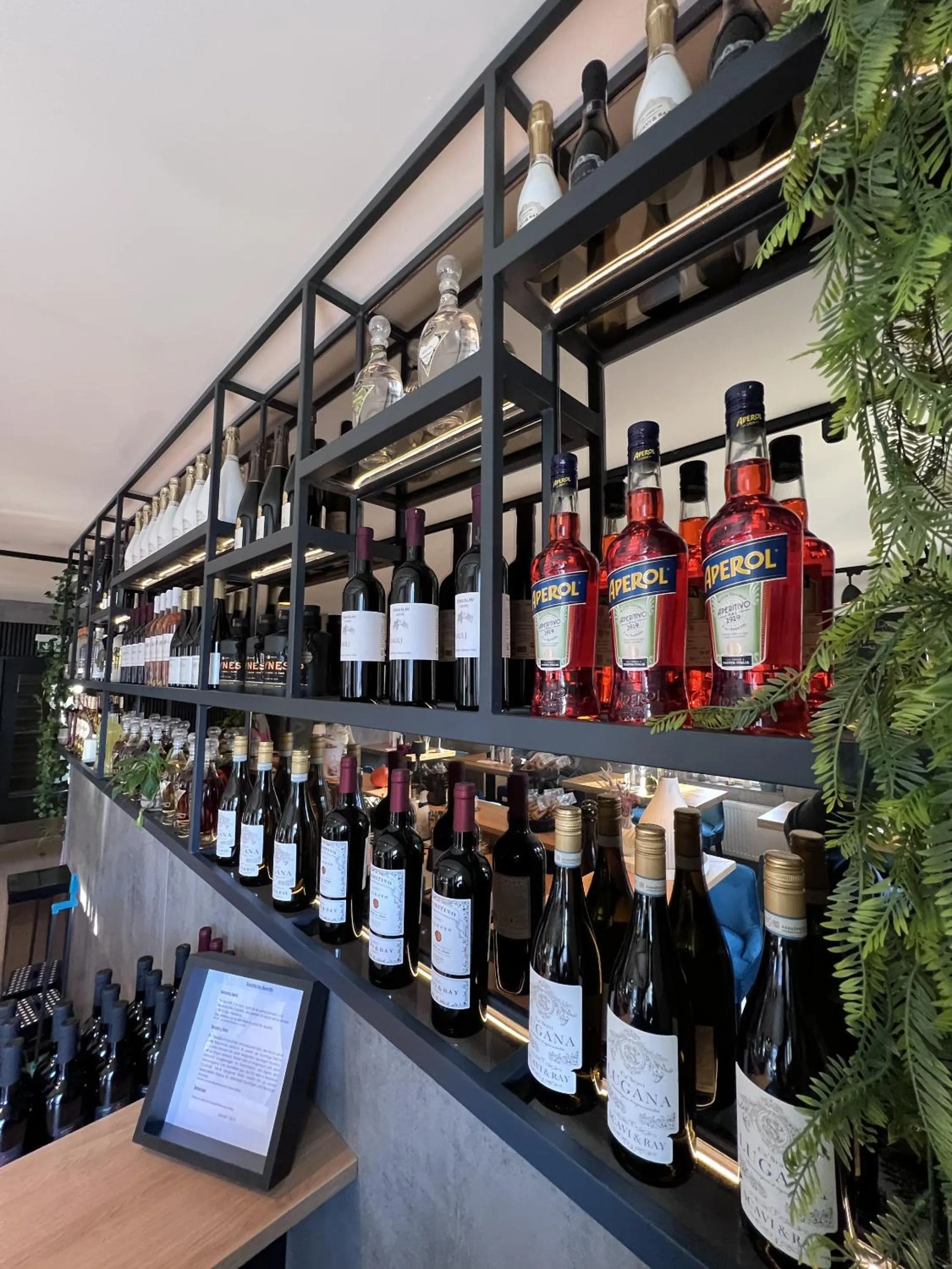 Dining area in Hotel Falken