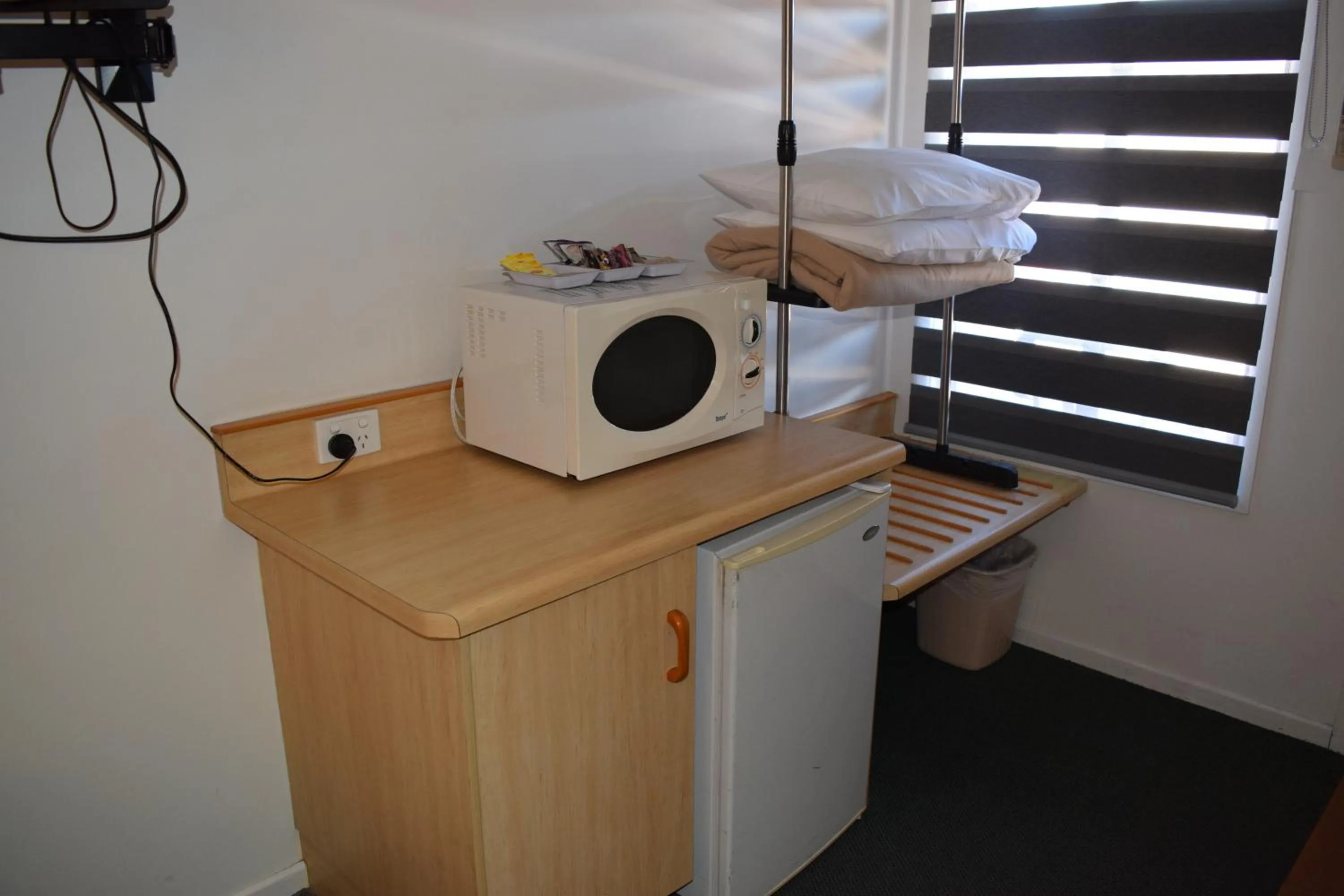 Coffee/tea facilities in Warwick Vines Motel