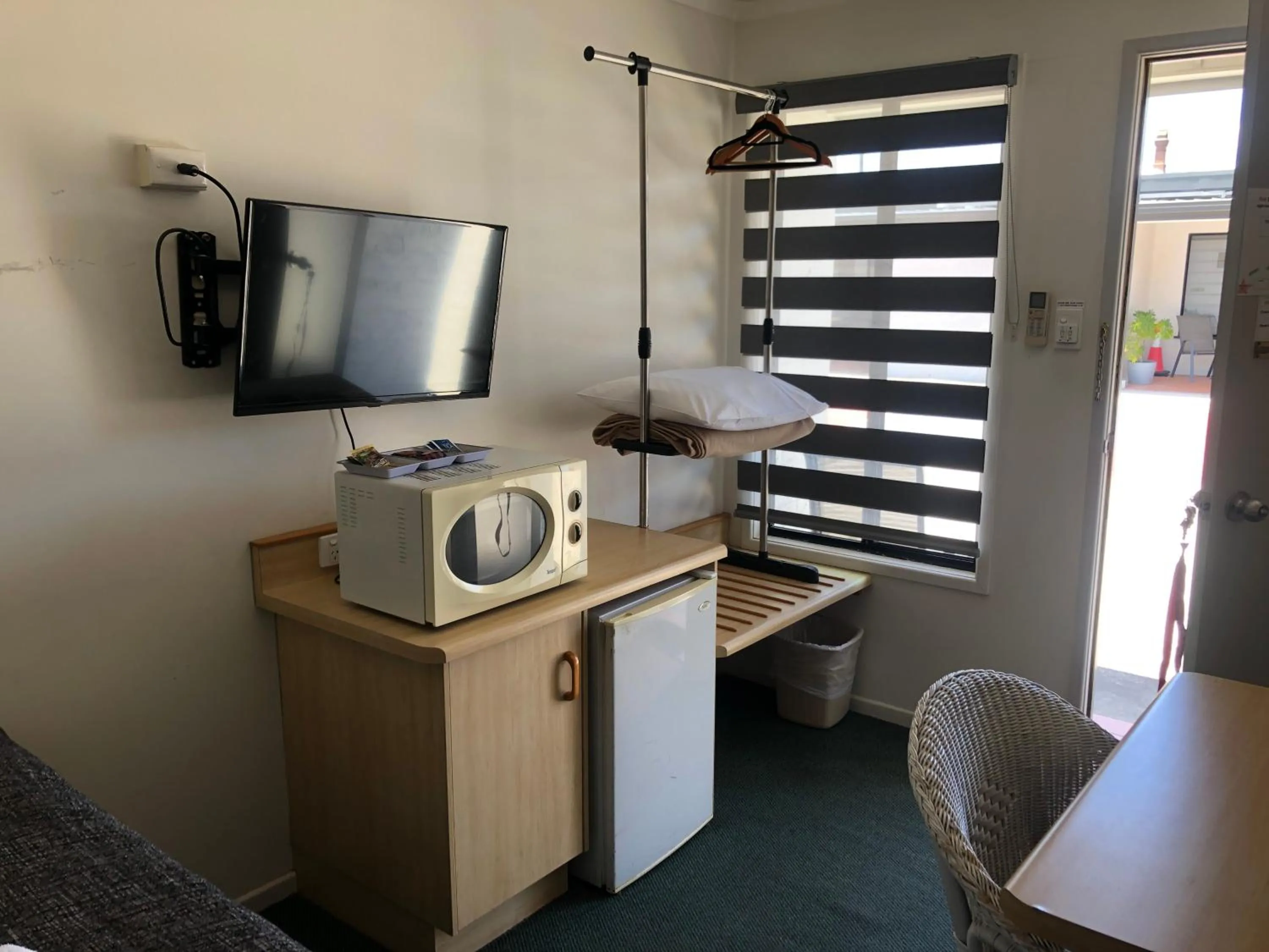 Coffee/tea facilities in Warwick Vines Motel