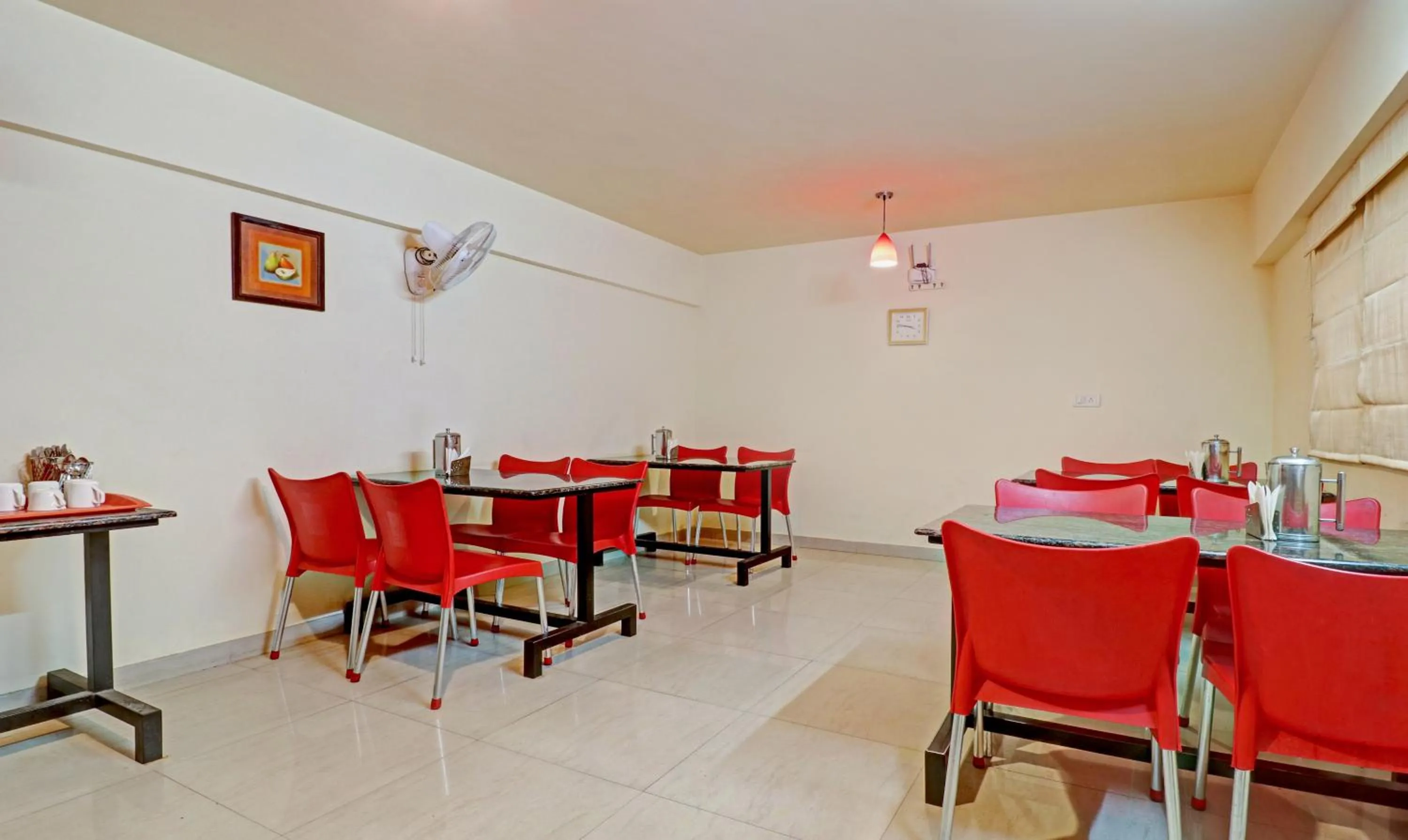 Restaurant/places to eat in Treebo Akshaya Mayflower Vijaya Bank Layout