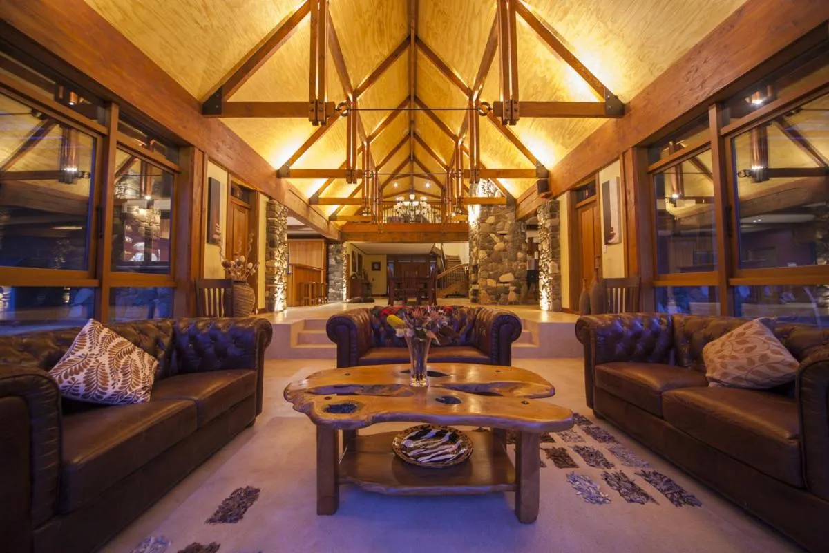 Lobby or reception in Stonefly Lodge