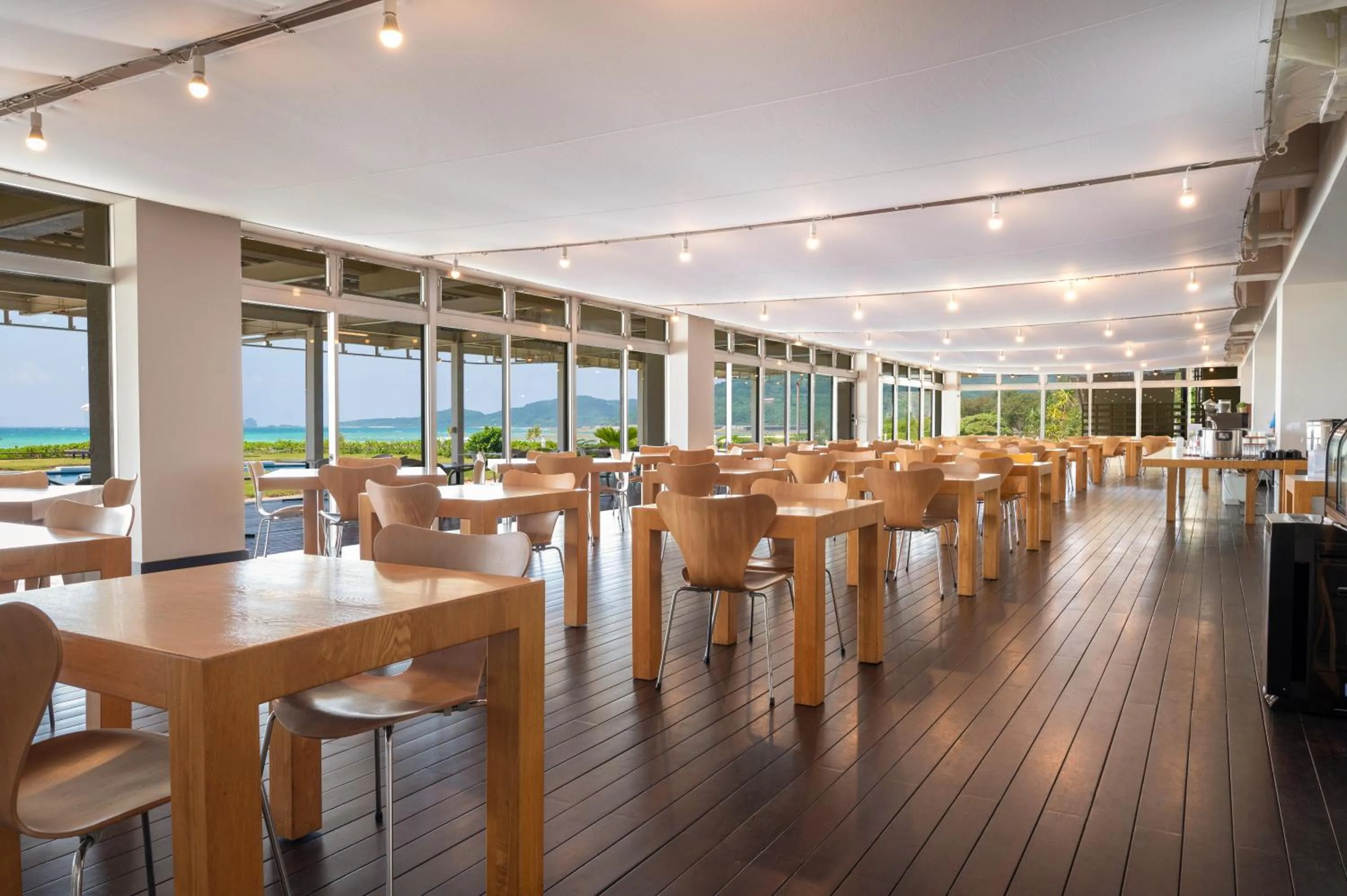 Restaurant/places to eat in EN RESORT Kumejima EEF Beach Hotel