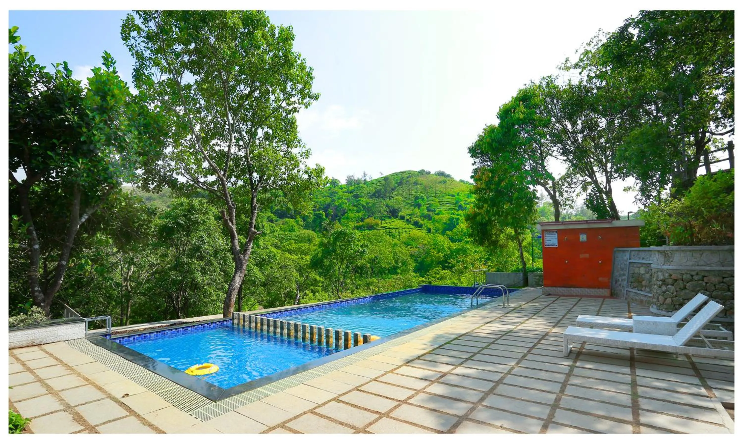 Swimming pool in Holiday Vagamon