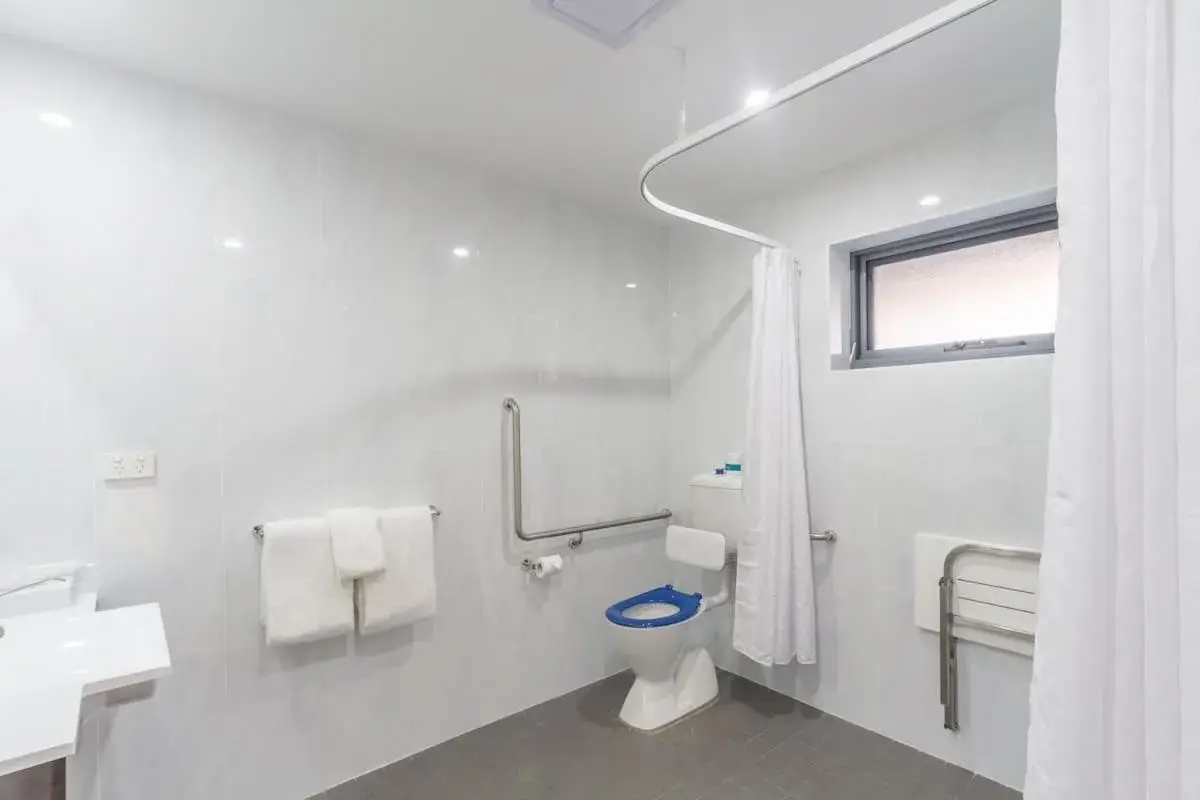 Double Room - Disability Access in Club Cowra Motel Double Room - Disability Access in Club Cowra Motel