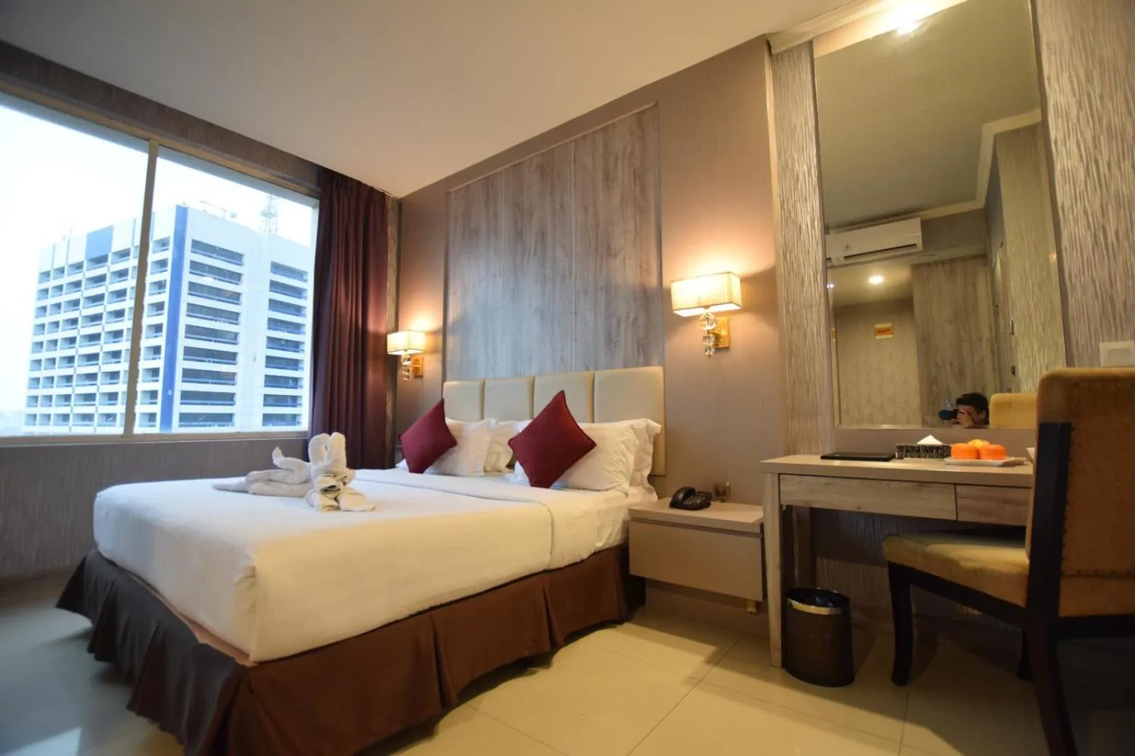 Bedroom, Bed in Grand Paragon Hotel