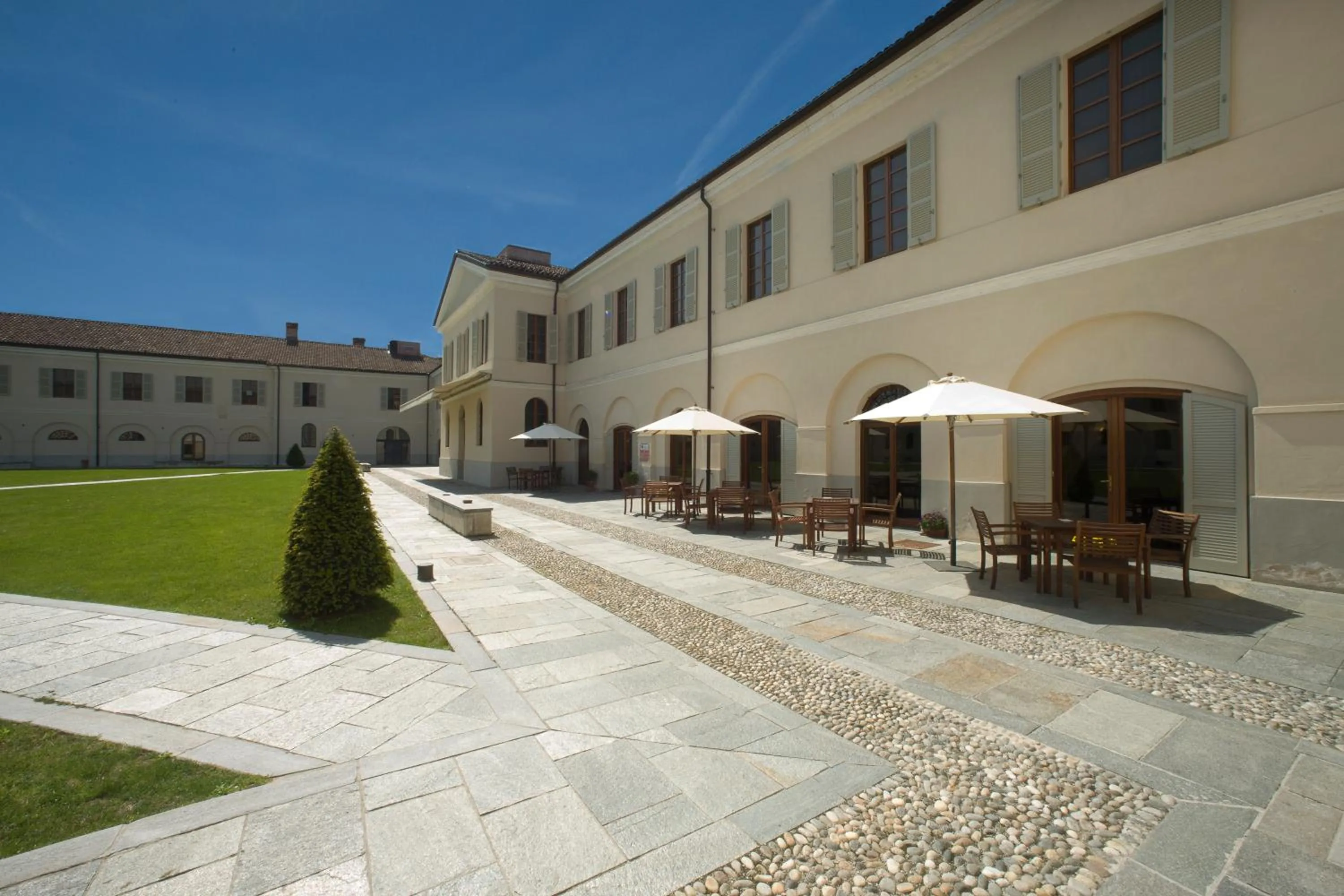 Property building in Albergo dell'Agenzia