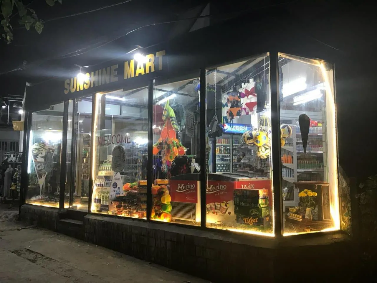 Food and drinks in Sunshine Bungalow