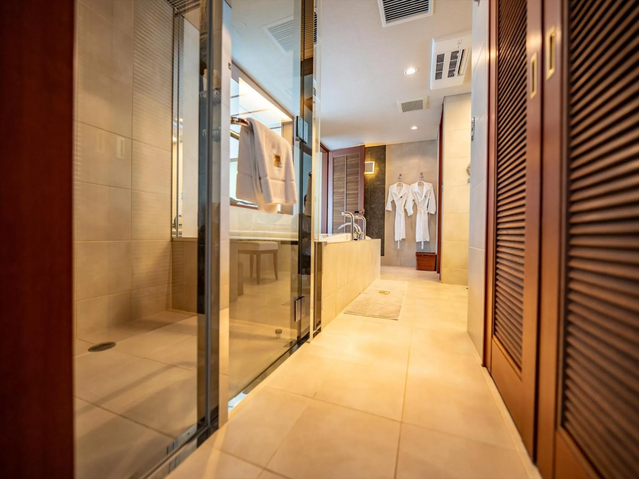 Photo of the whole room in Oriental Hills Okinawa