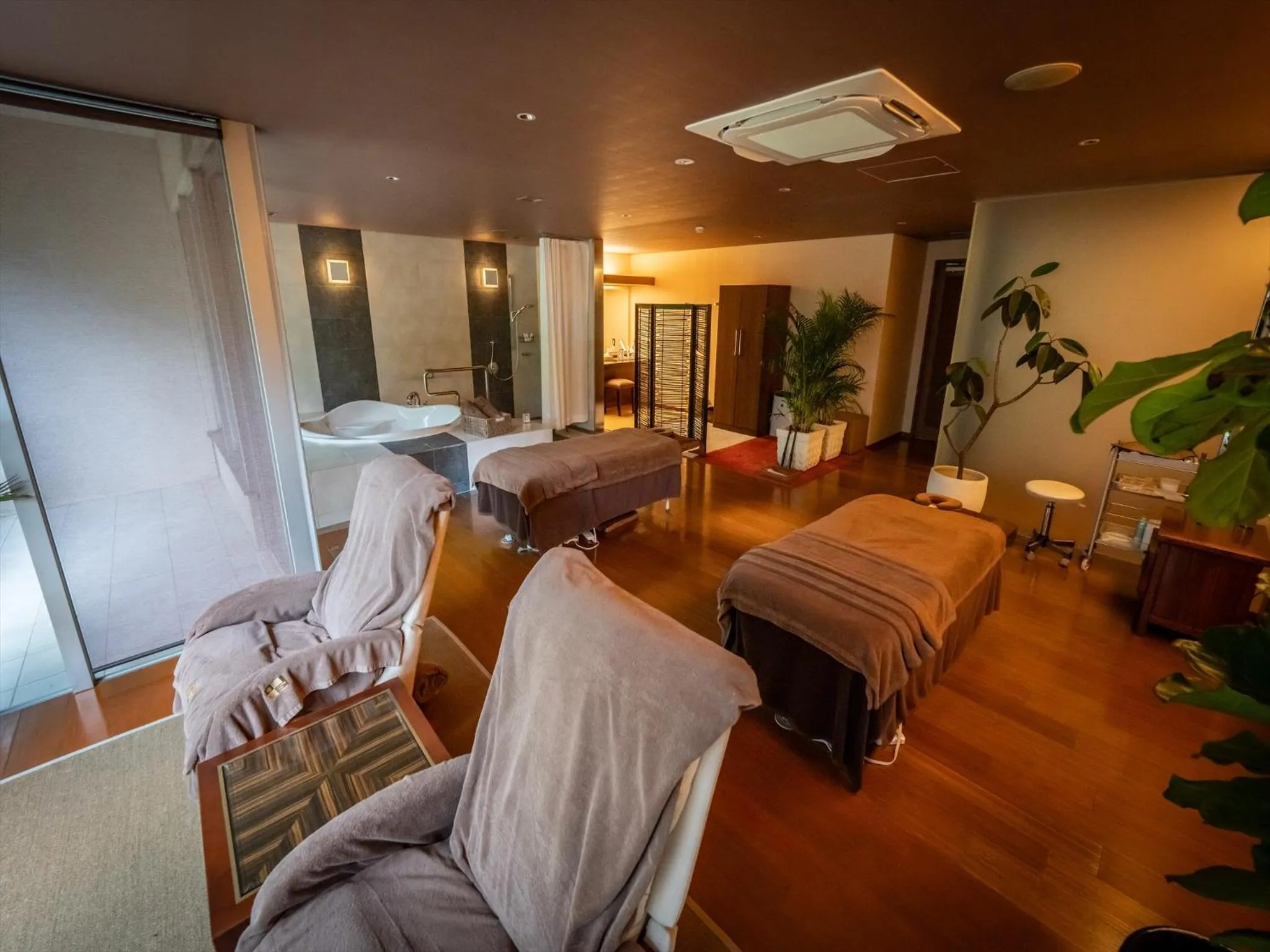 Spa and wellness centre/facilities, Bed in Oriental Hills Okinawa