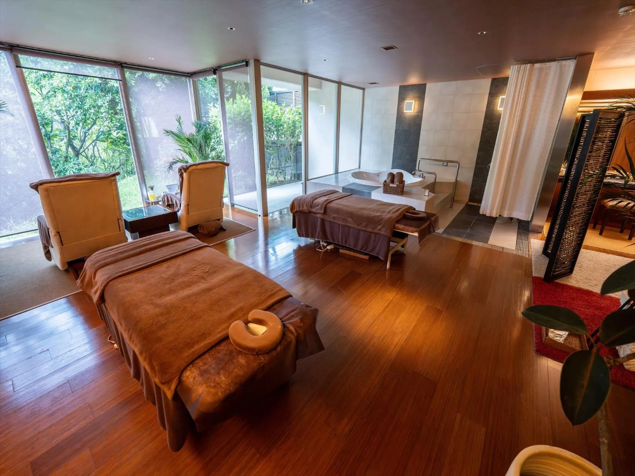 Spa and wellness centre/facilities, Bed in Oriental Hills Okinawa