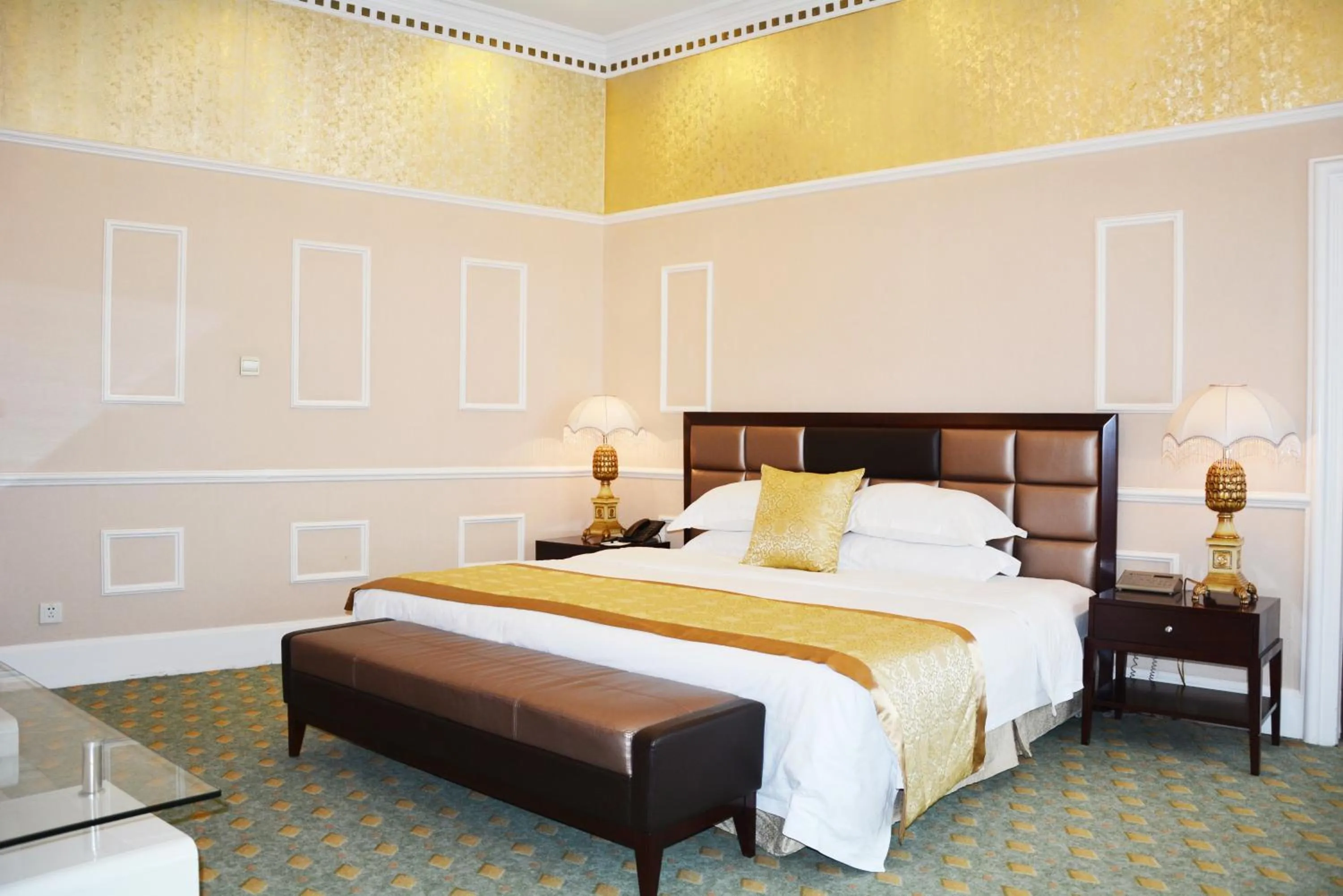 Bed in Beijing Asia Pacific Garden Hotel