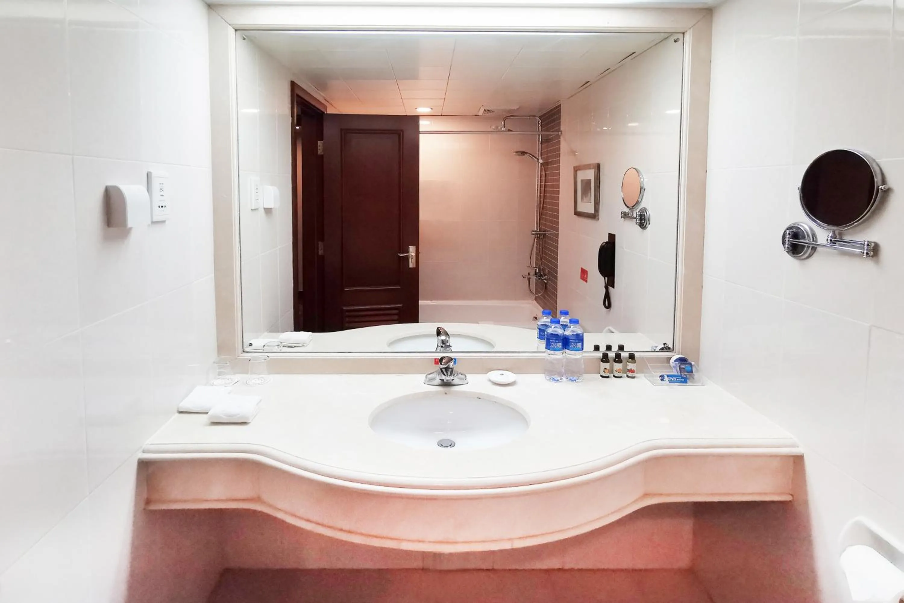 Toilet in Beijing Asia Pacific Garden Hotel