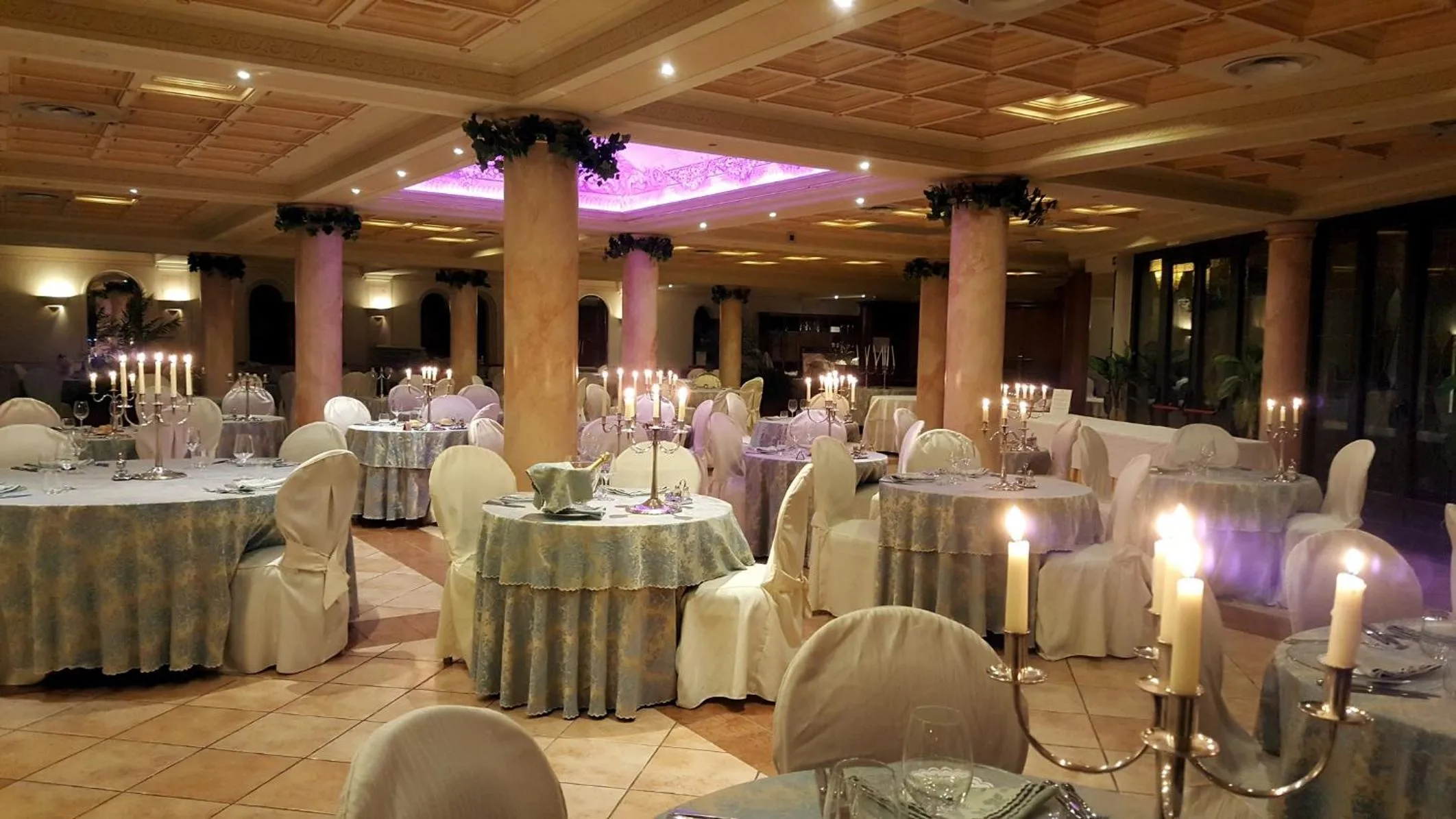 Restaurant/places to eat in Park Hotel Ville Montefiori