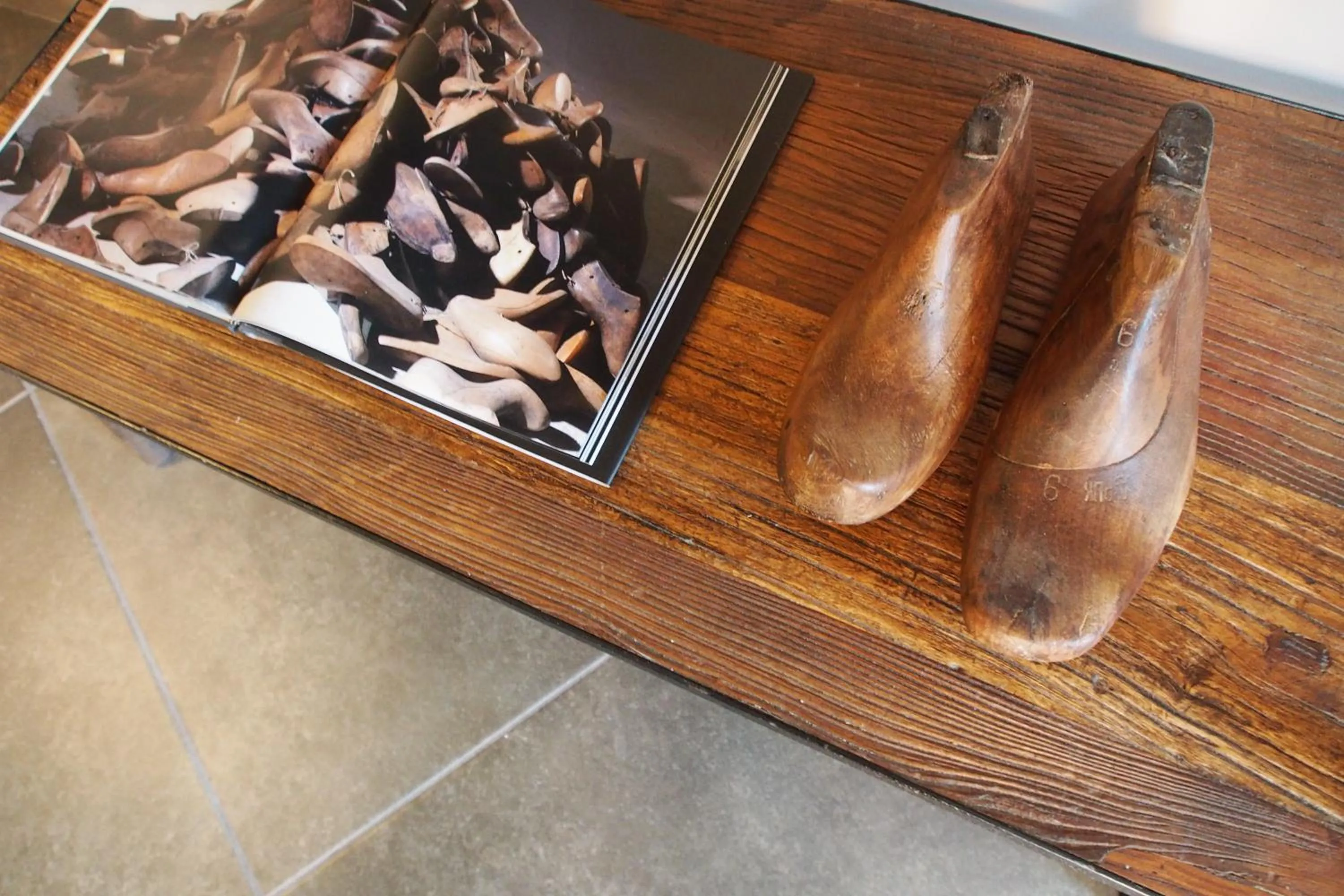 Decorative detail in Terrazzani Suite