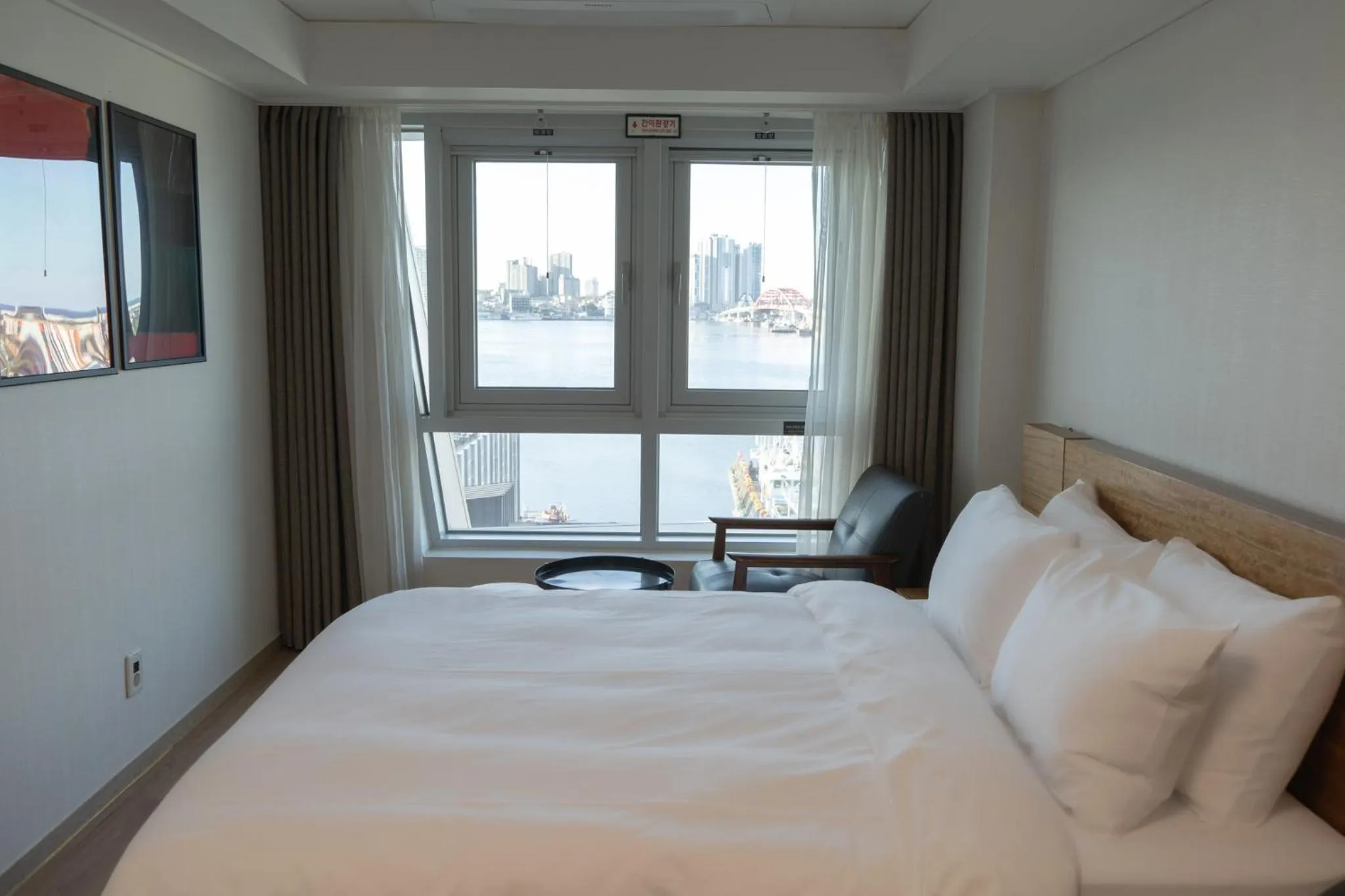 Bed in Sokcho Marina Hotel